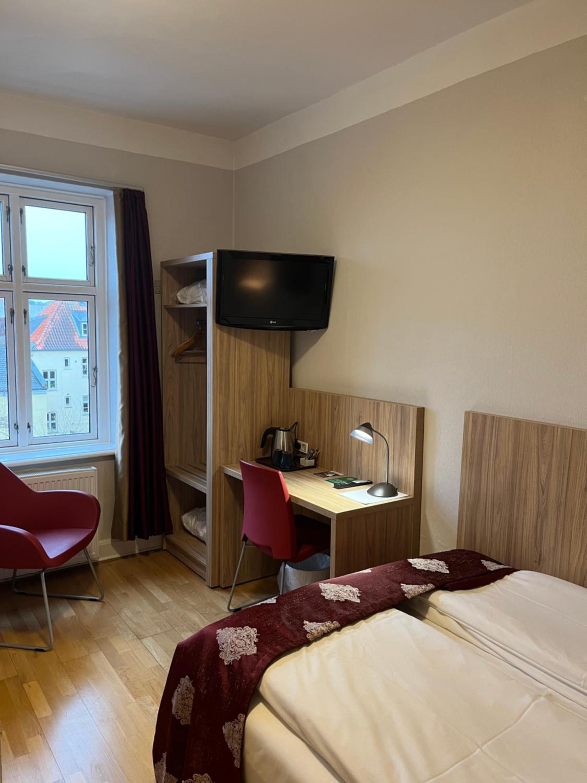 Large Single Room photo 2