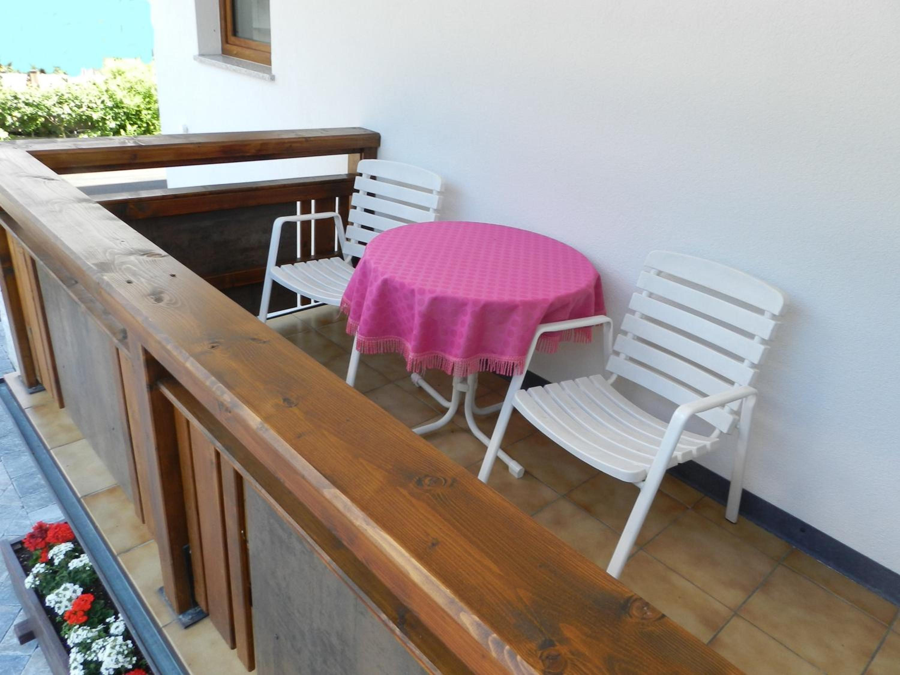 One-Bedroom Apartment with Balcony photo 3