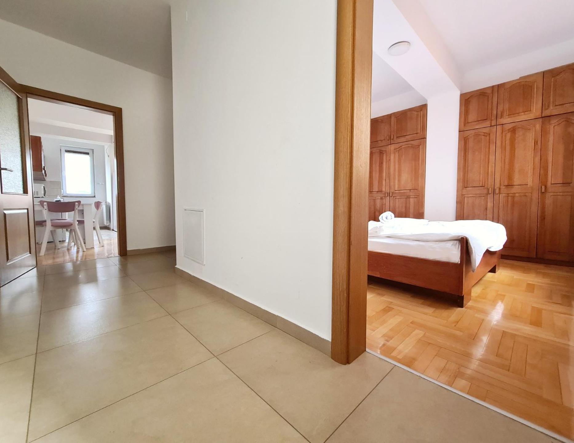 One-Bedroom Apartment with Balcony photo 2