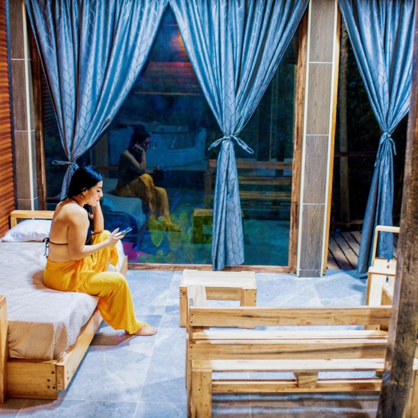 Deluxe Suite with Spa Bath photo 3