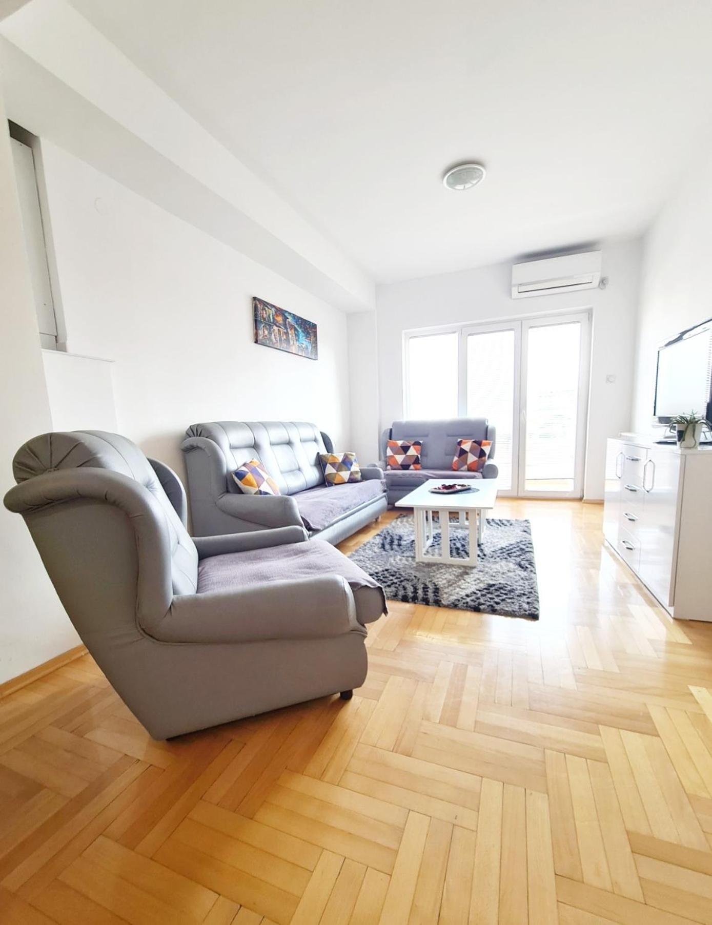 One-Bedroom Apartment with Balcony photo 1