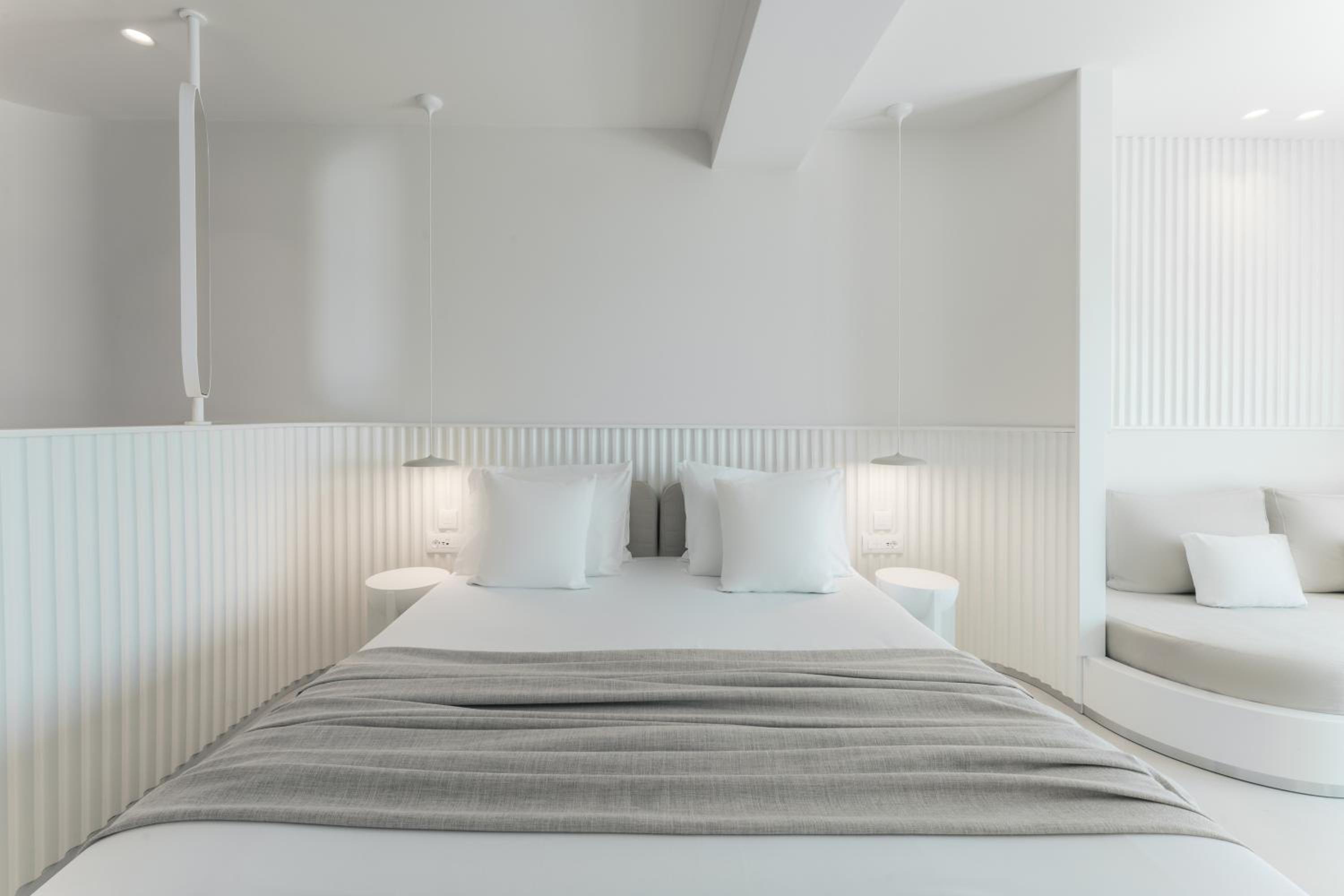 Superior Suite with Sea View - Photo 22