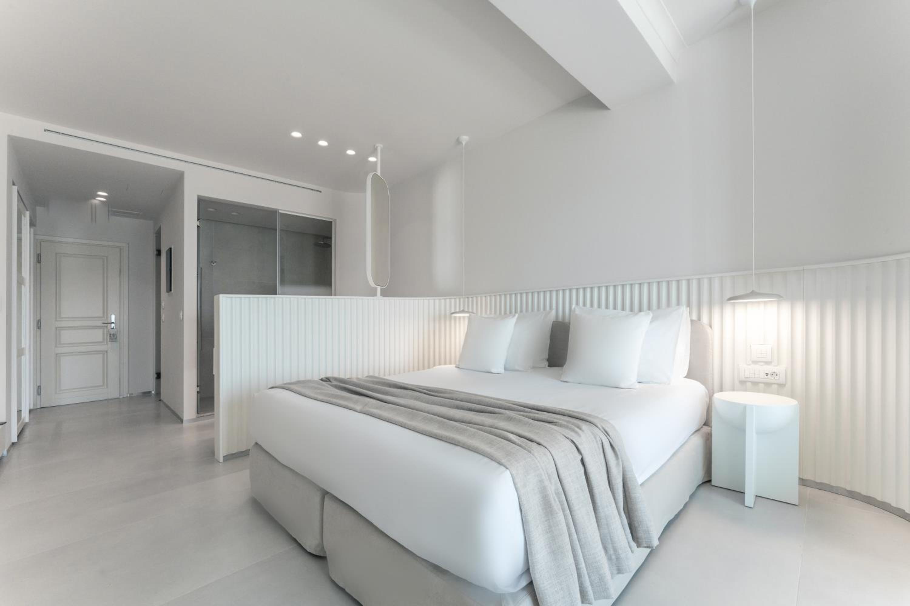 Superior Suite with Sea View - Photo 6