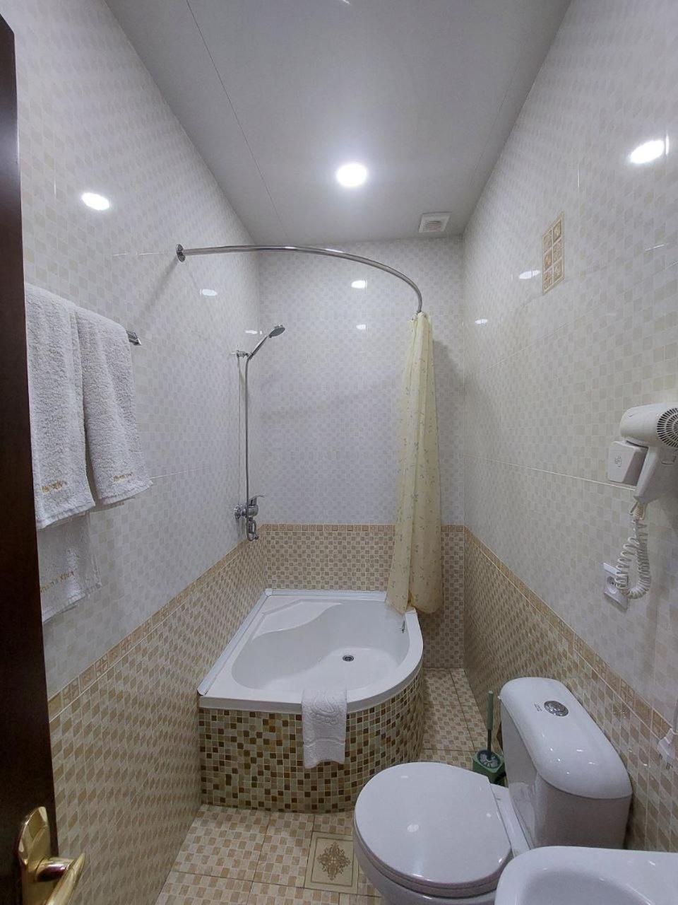 Single Room With Bath photo 1