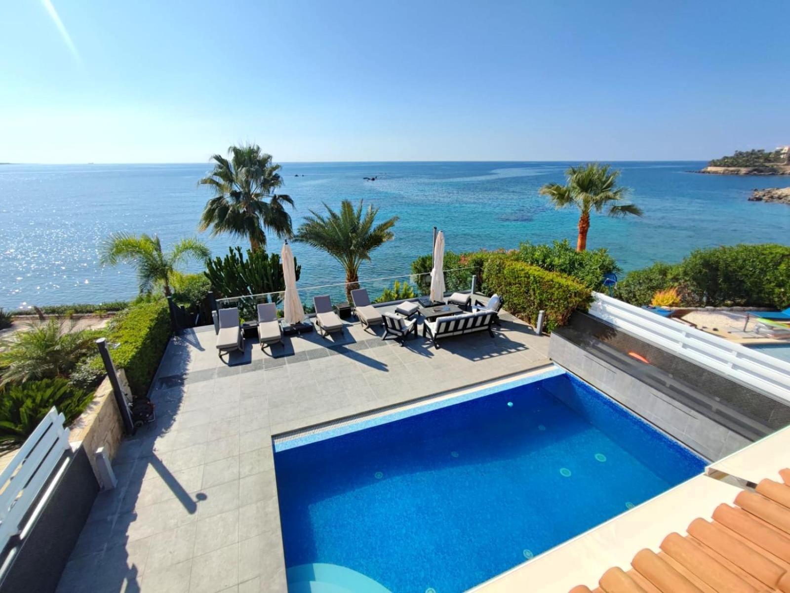 Villa photo 1