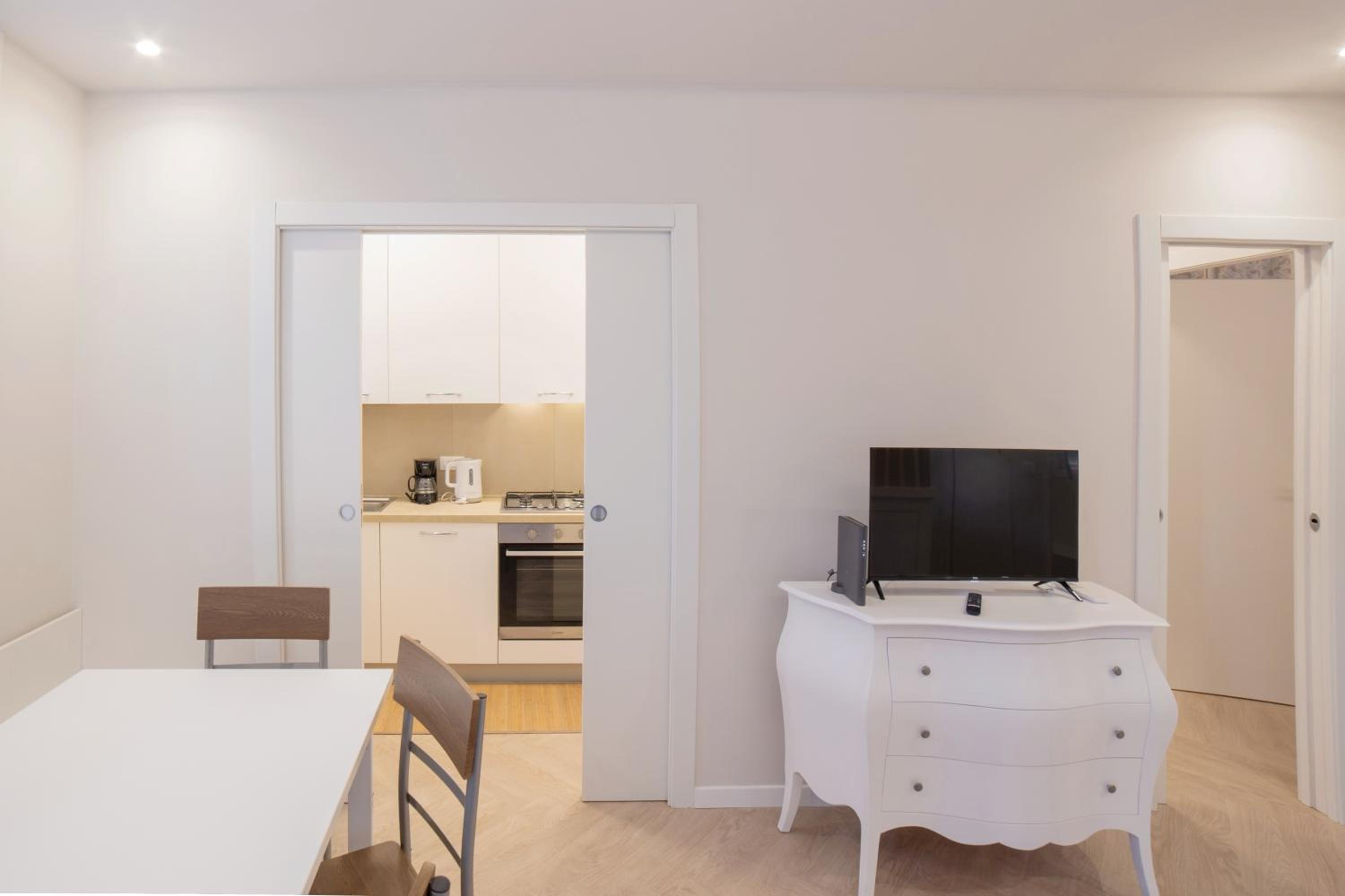 One-Bedroom Apartment photo 2