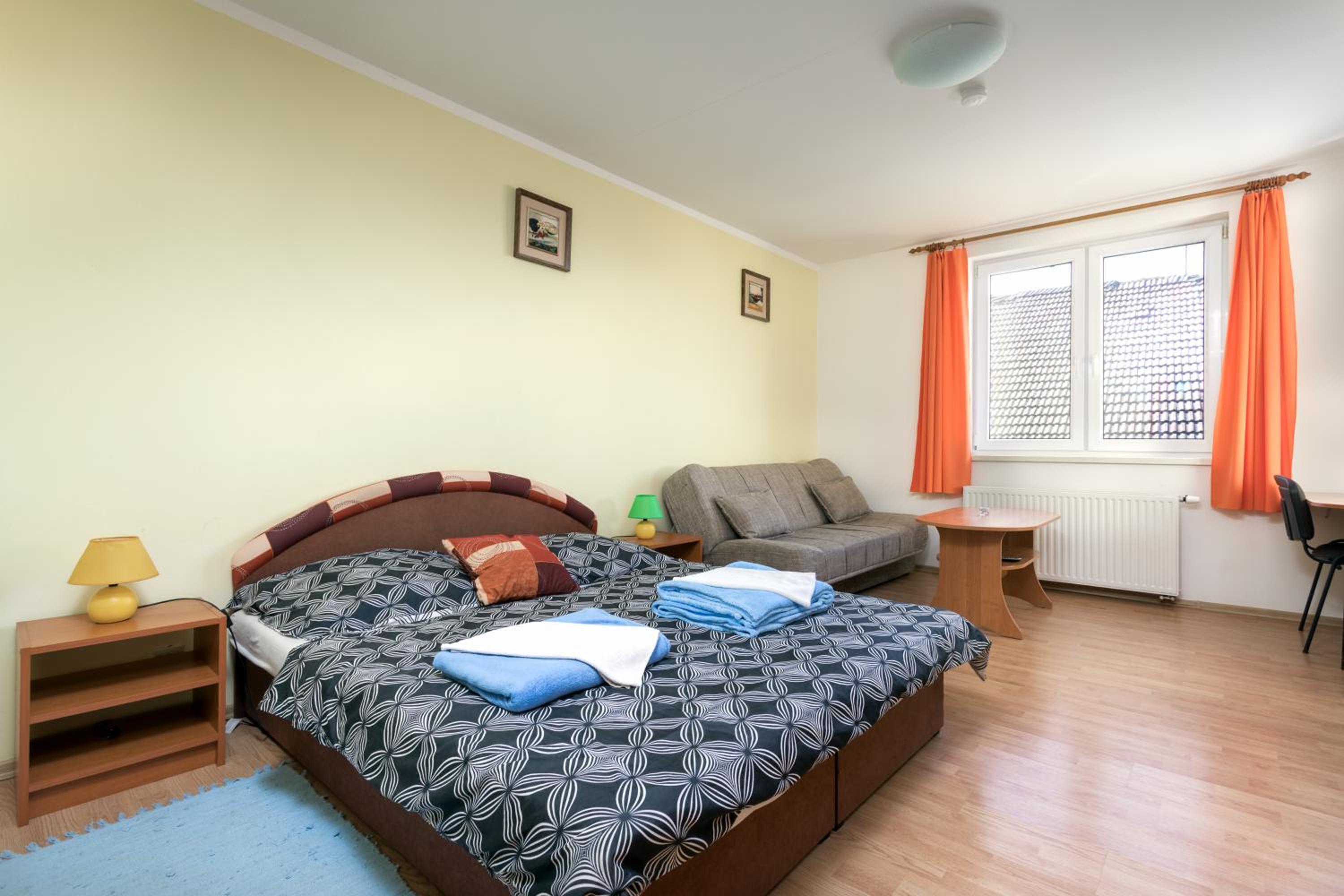 Double Room with Extra Bed - Photo 1