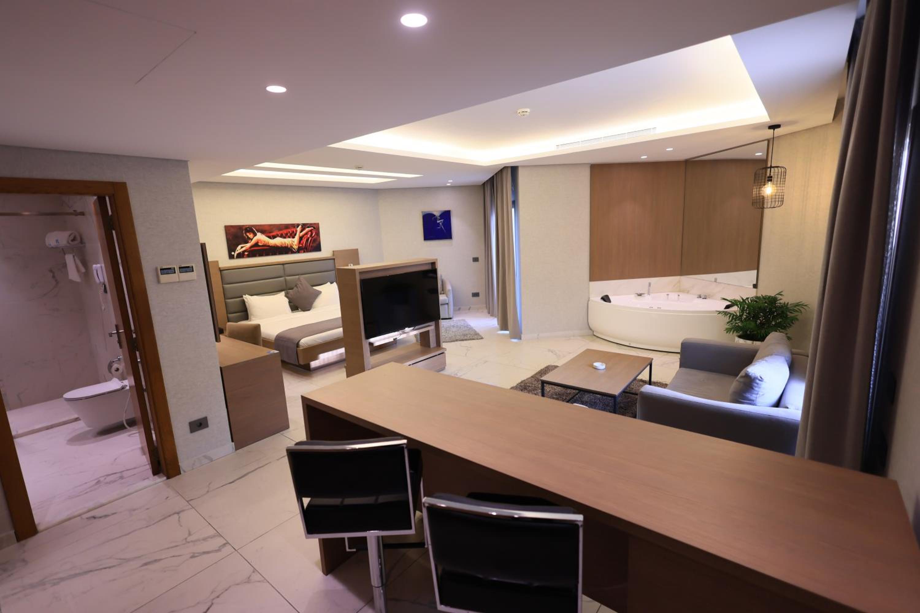 One-Bedroom Suite photo 2