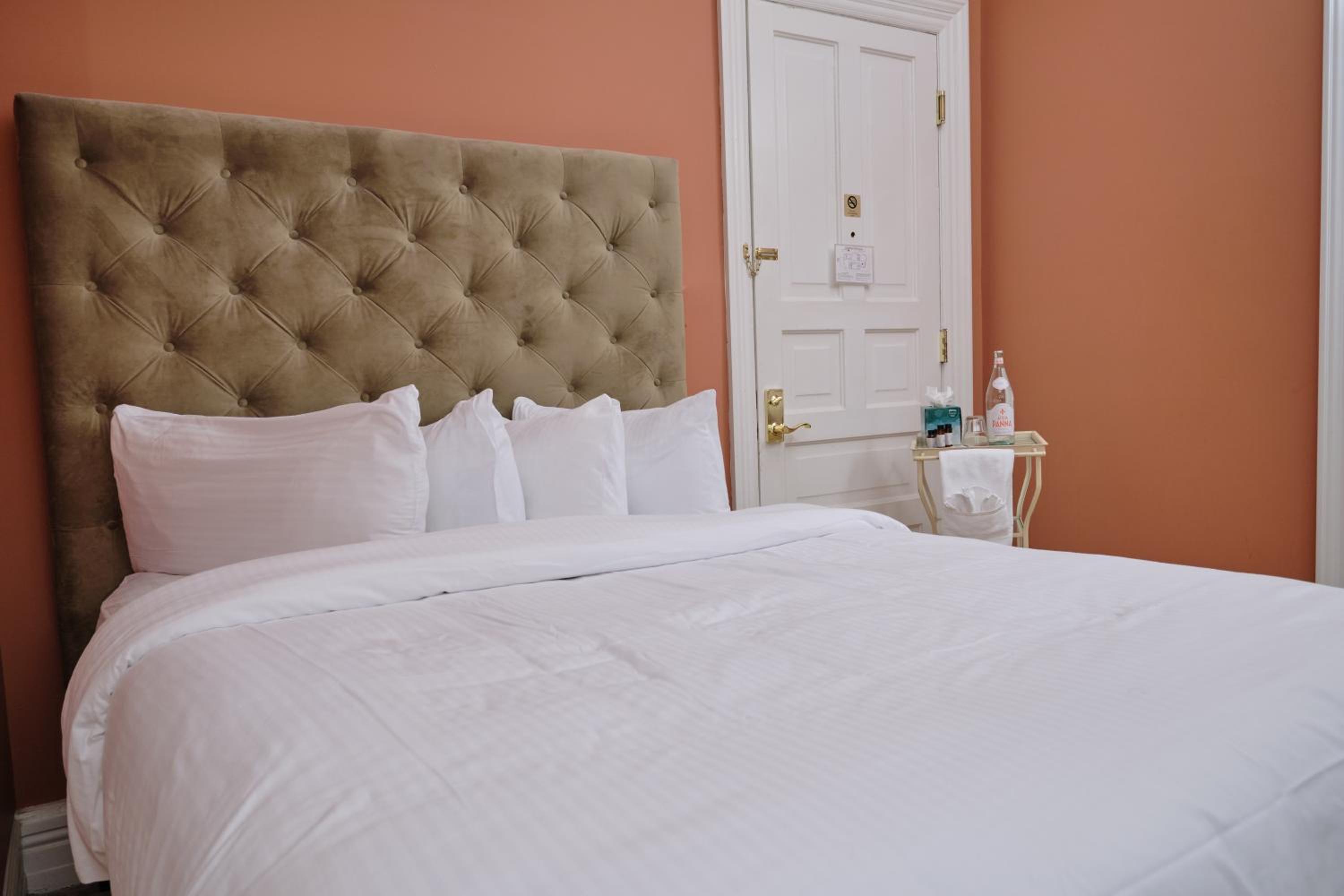 Two Queen Suite - Photo 8