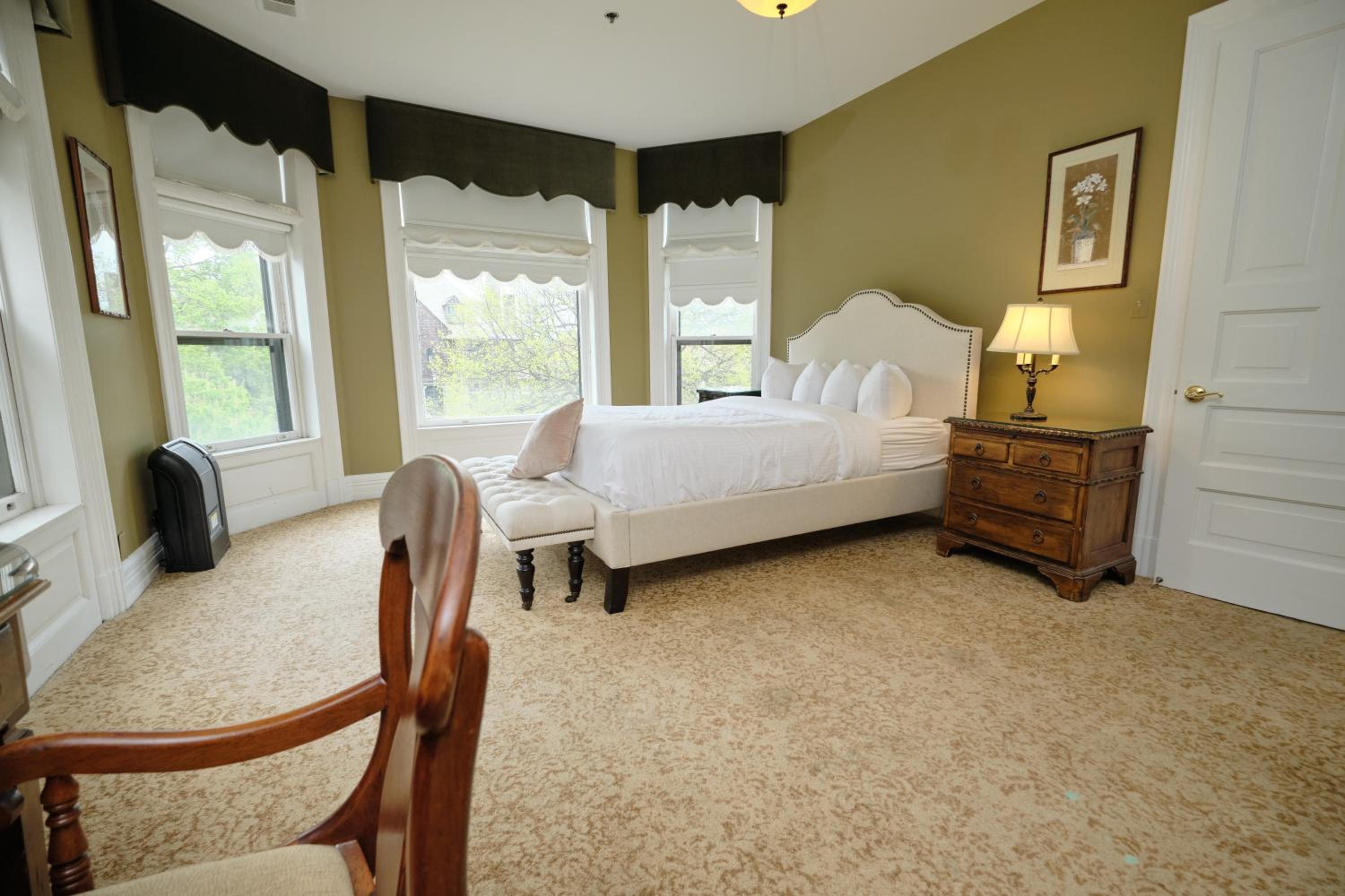 Two Queen Suite - Photo 5