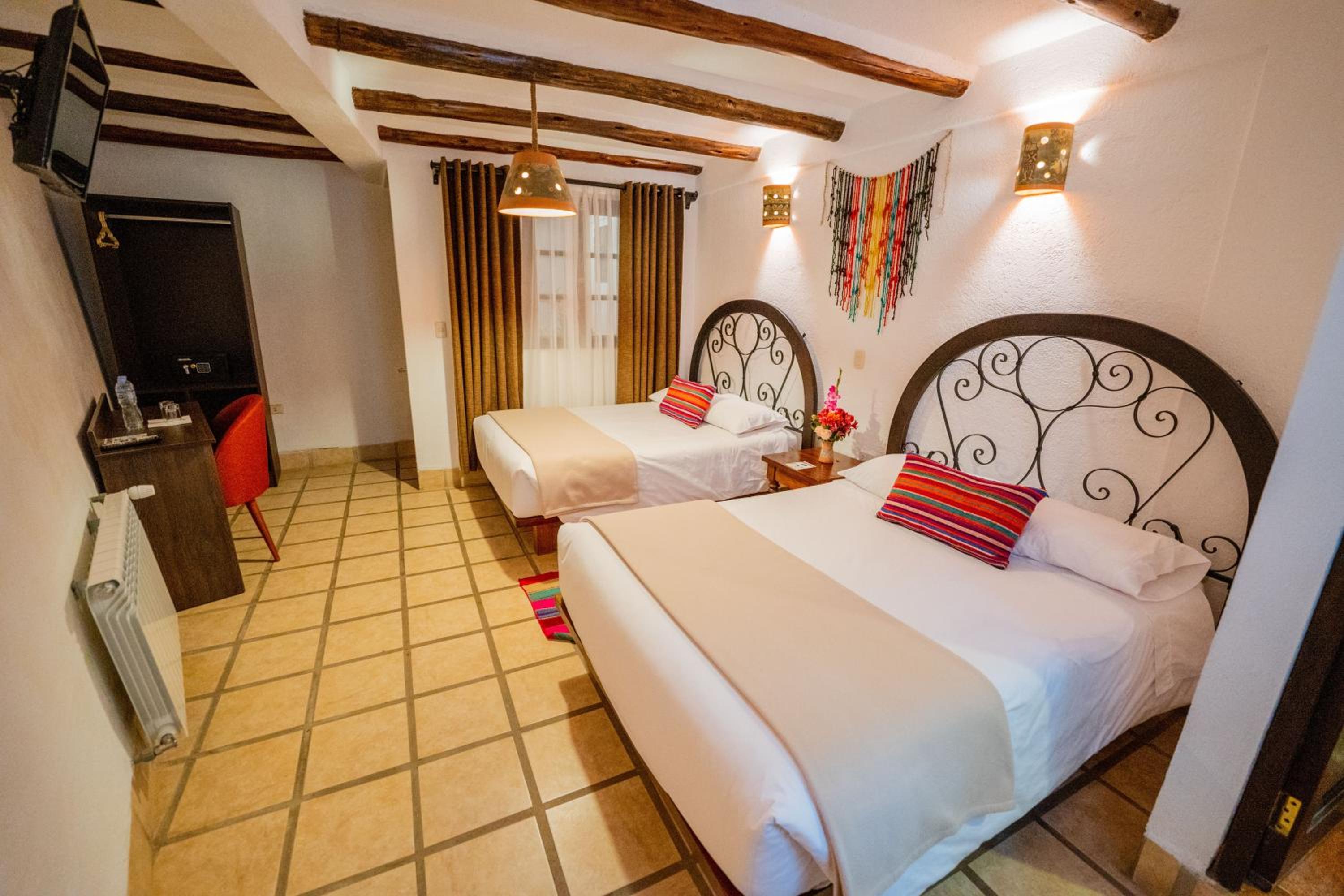 Superior Queen Room with Two Queen Beds photo 3
