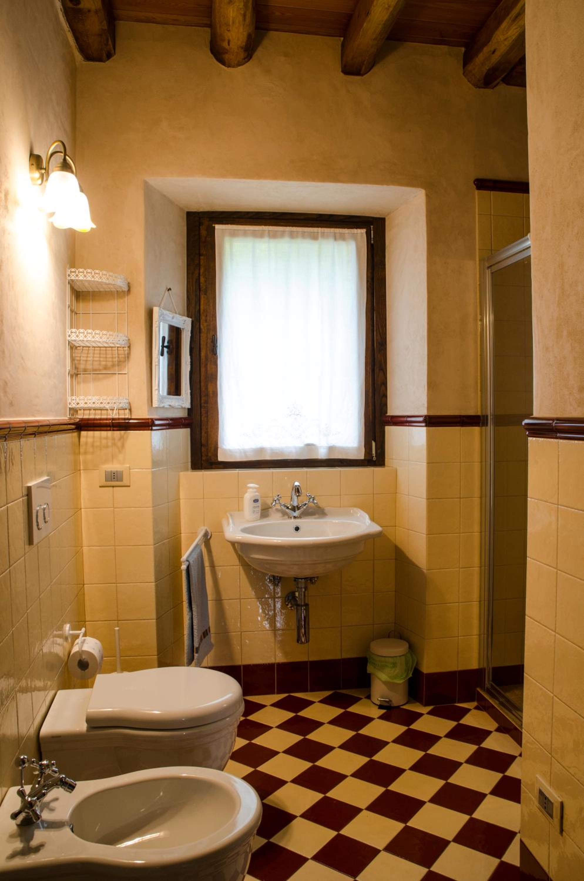 Double Room with Balcony - Photo 2