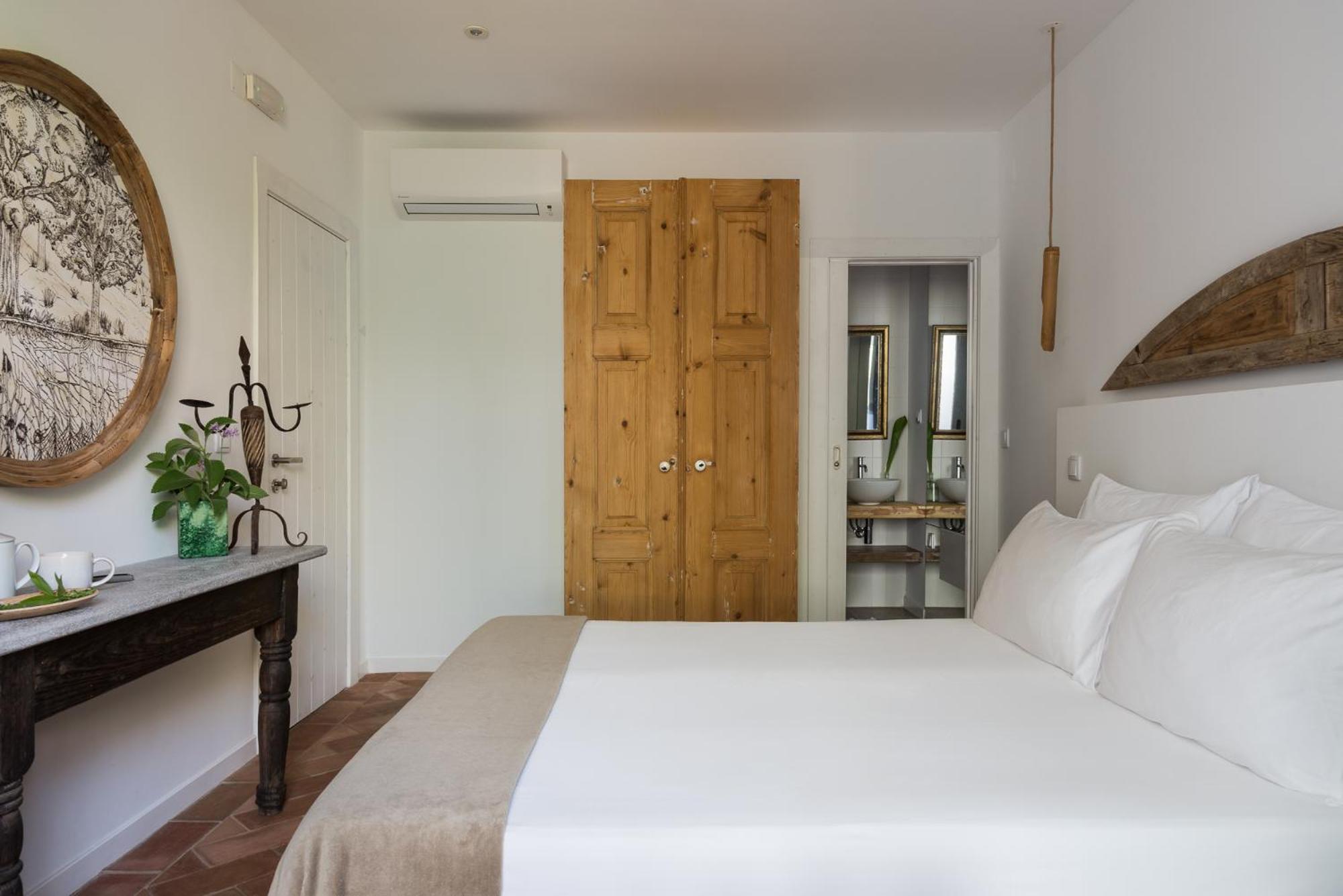 Double or Twin Room with Garden View photo 3
