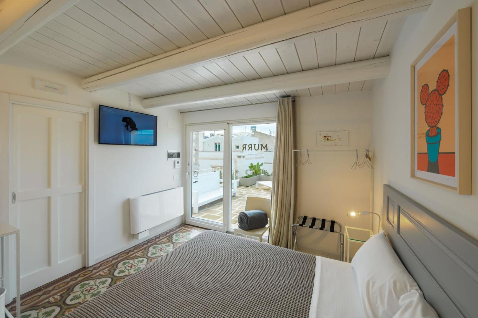 Suite with Pool View photo 3