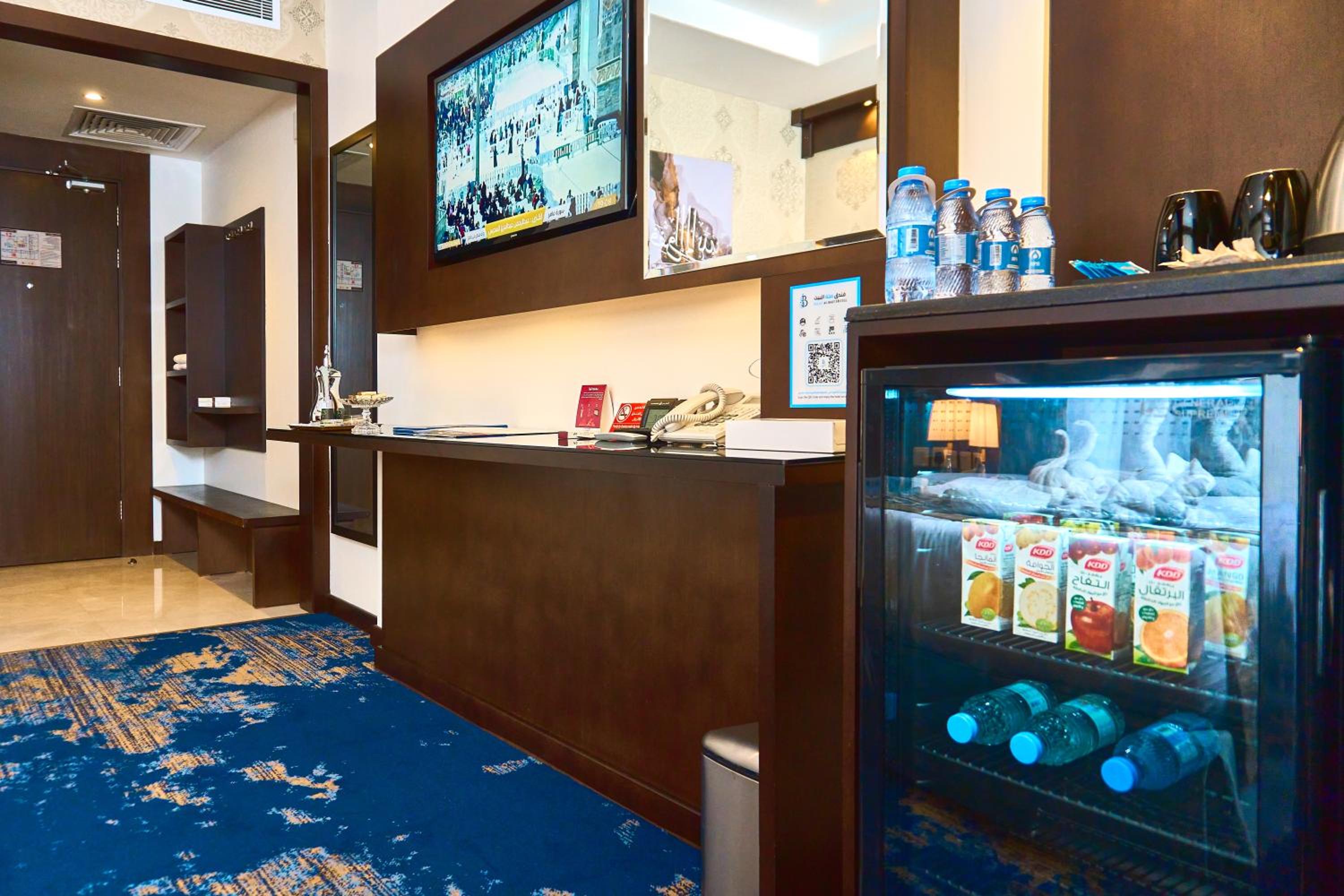 Deluxe King Room photo 1