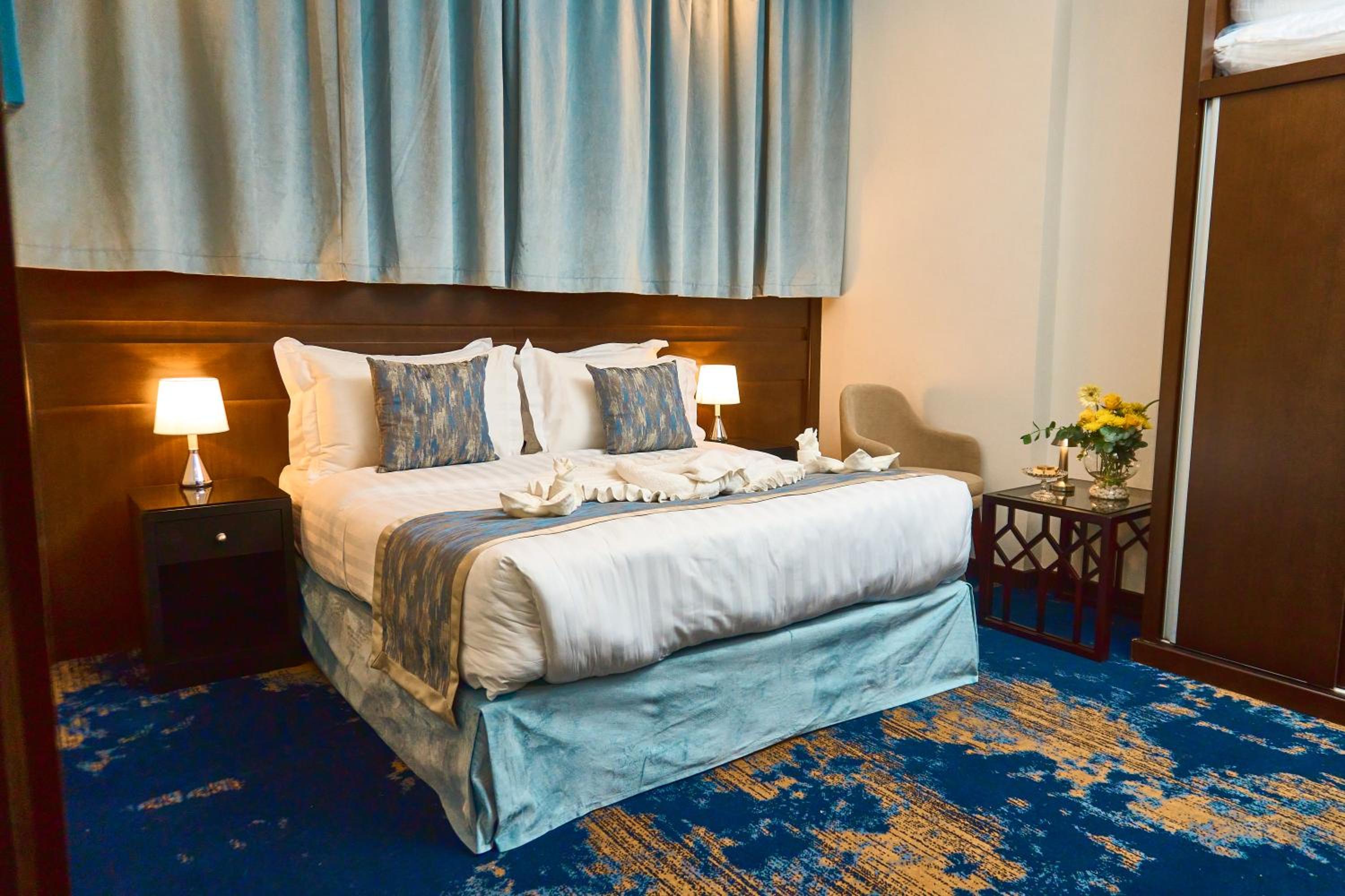 Deluxe King Room photo 3