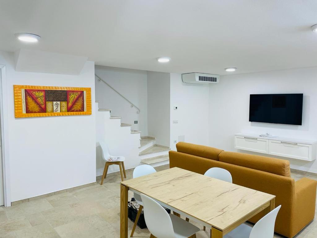Three-Bedroom Apartment photo 1