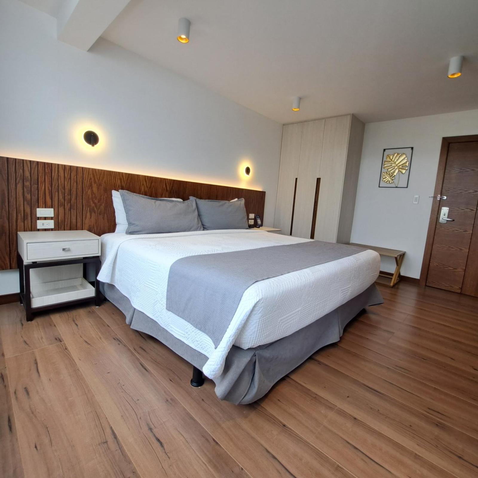 Deluxe Queen Room photo 2