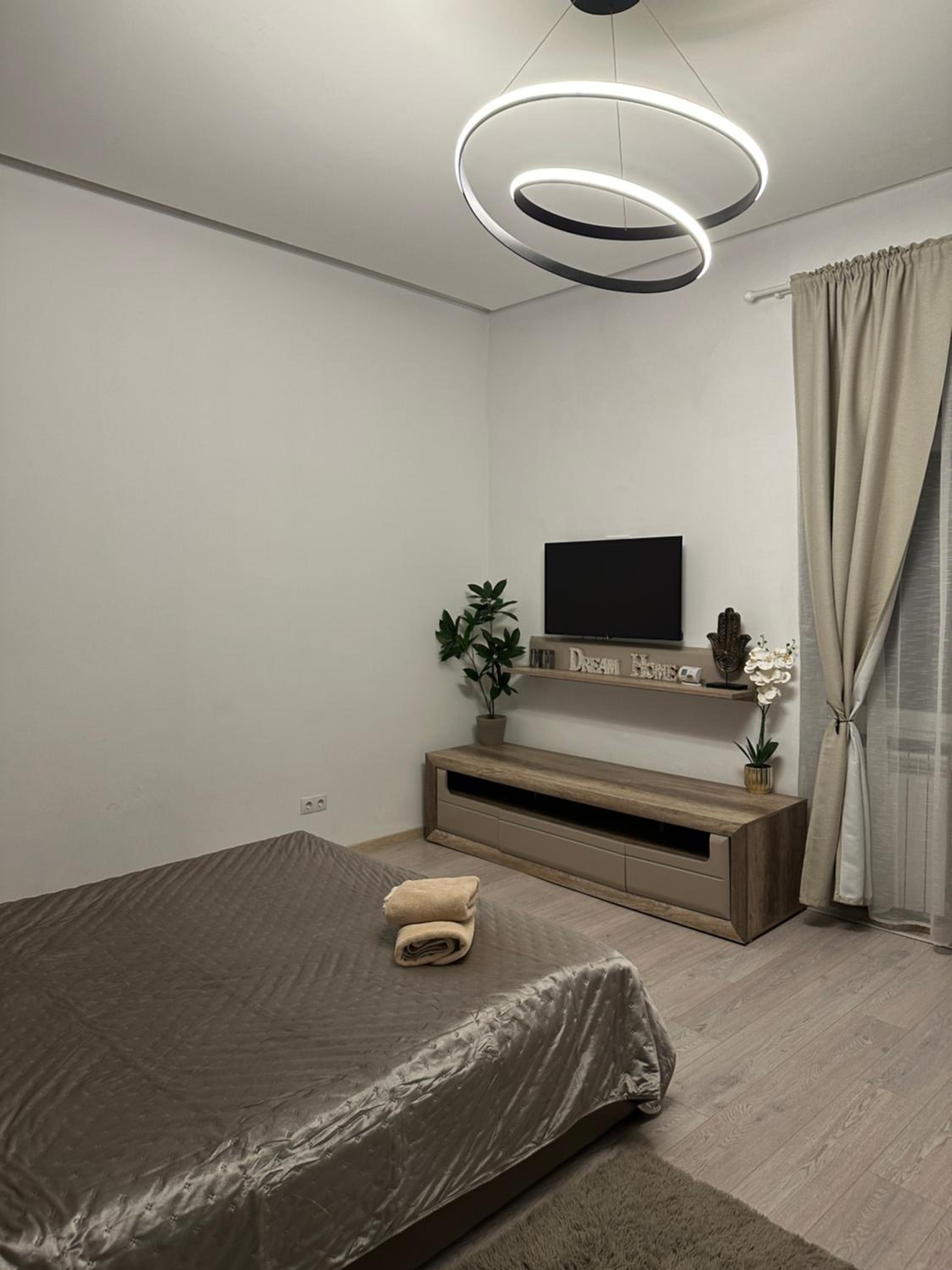 Two-Bedroom Apartment - Photo 25