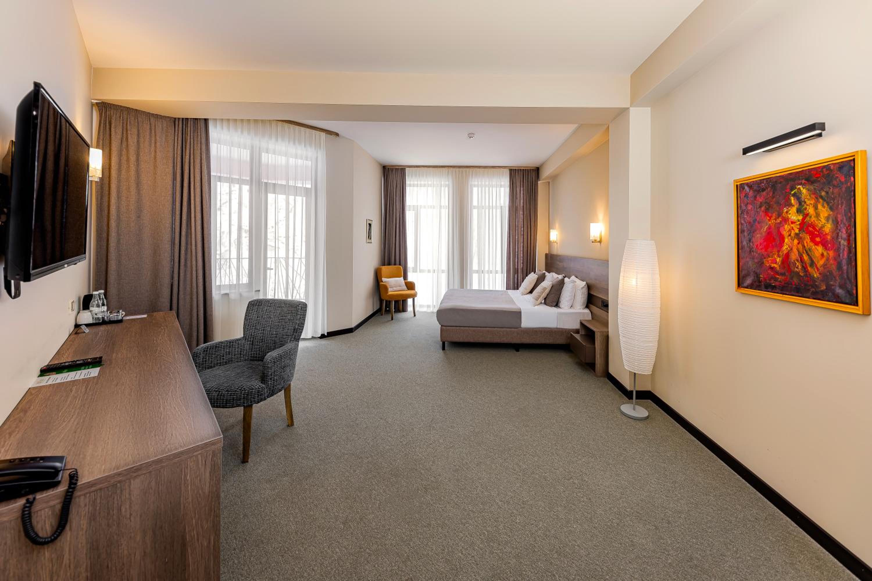 Superior Deluxe Double or Twin Room  photo 2