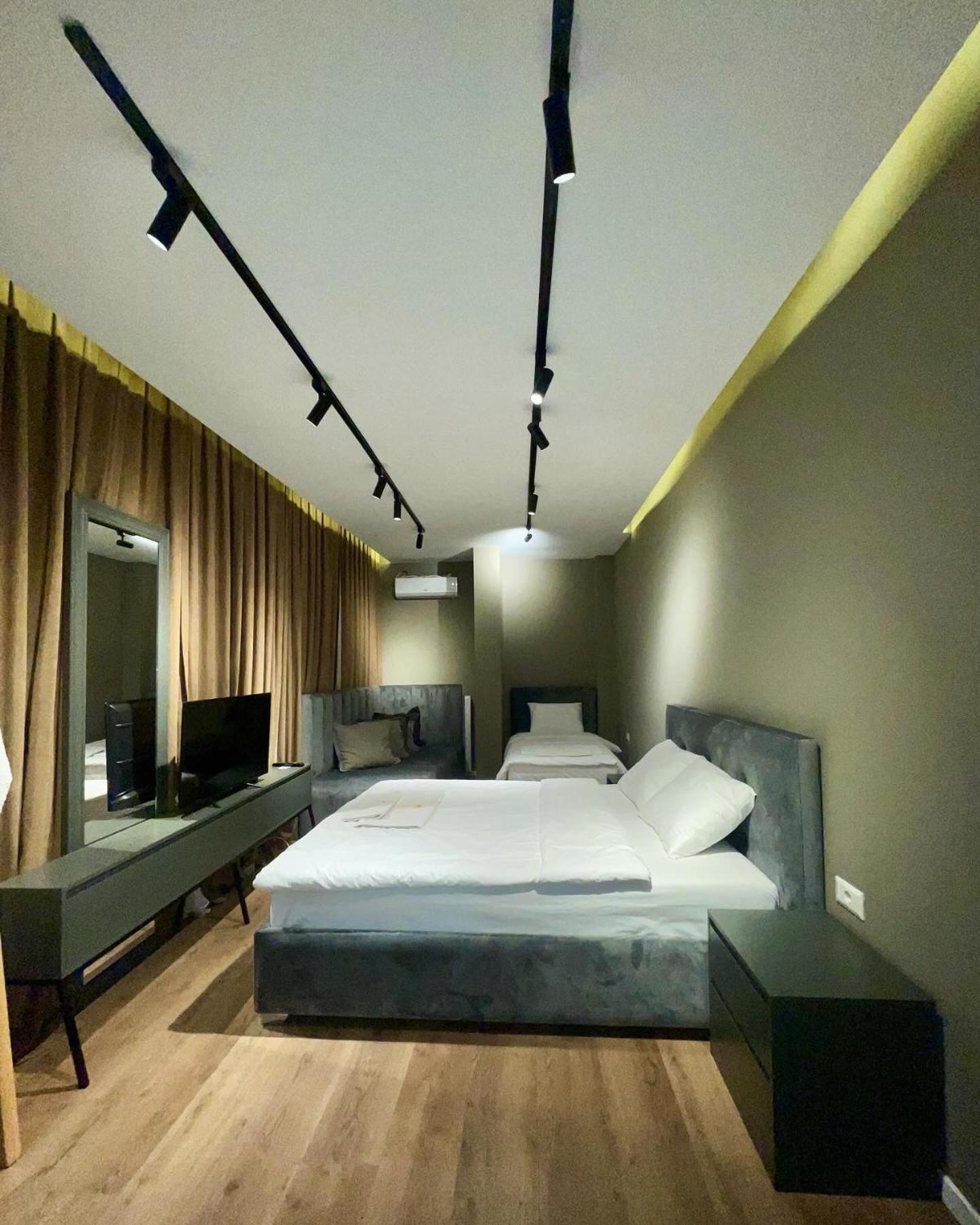 Deluxe Double Room (2 Adults + 1 Child) photo 1