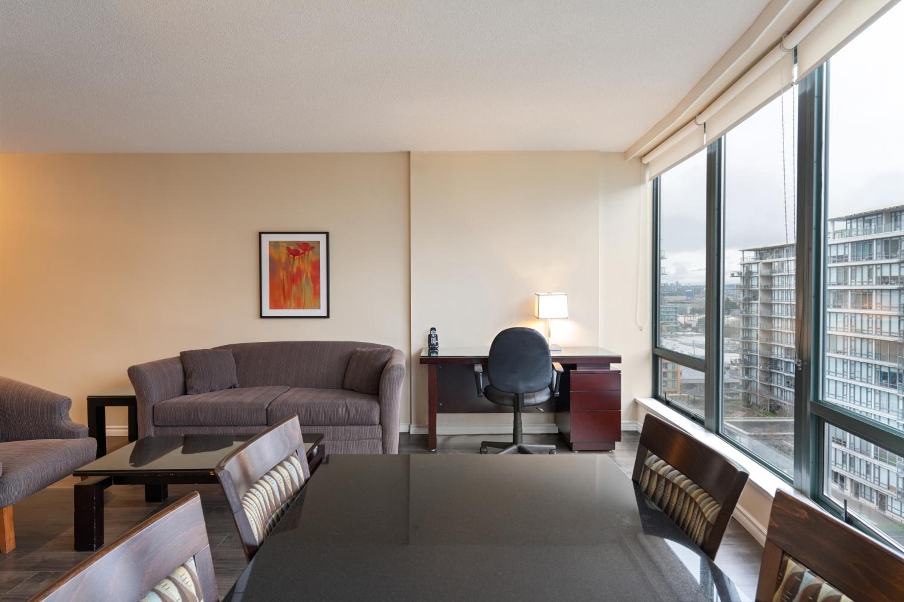 One-Bedroom Suite - Photo 1