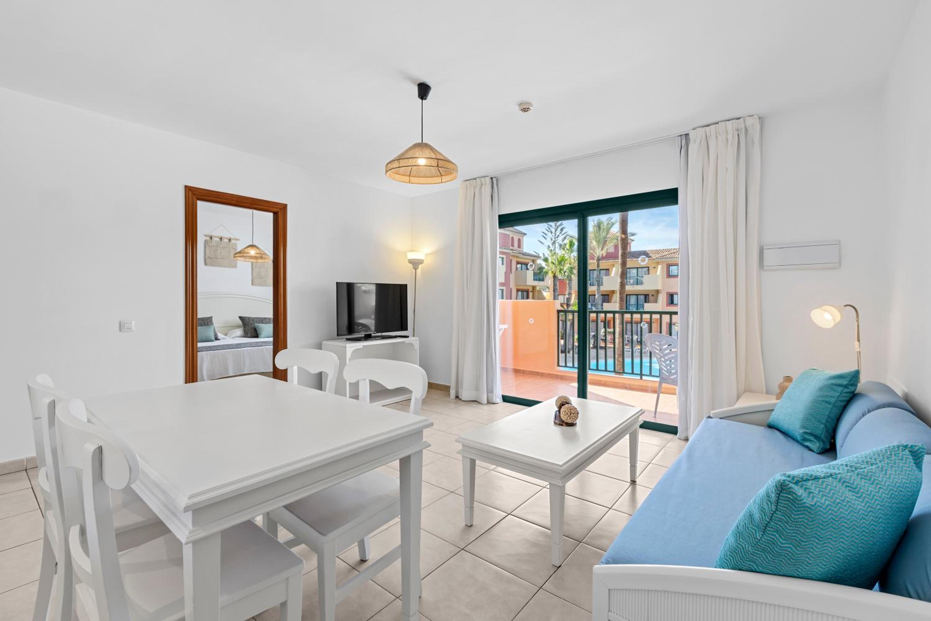 Apartment With Pool View 2 Adults + 1 Child photo 3