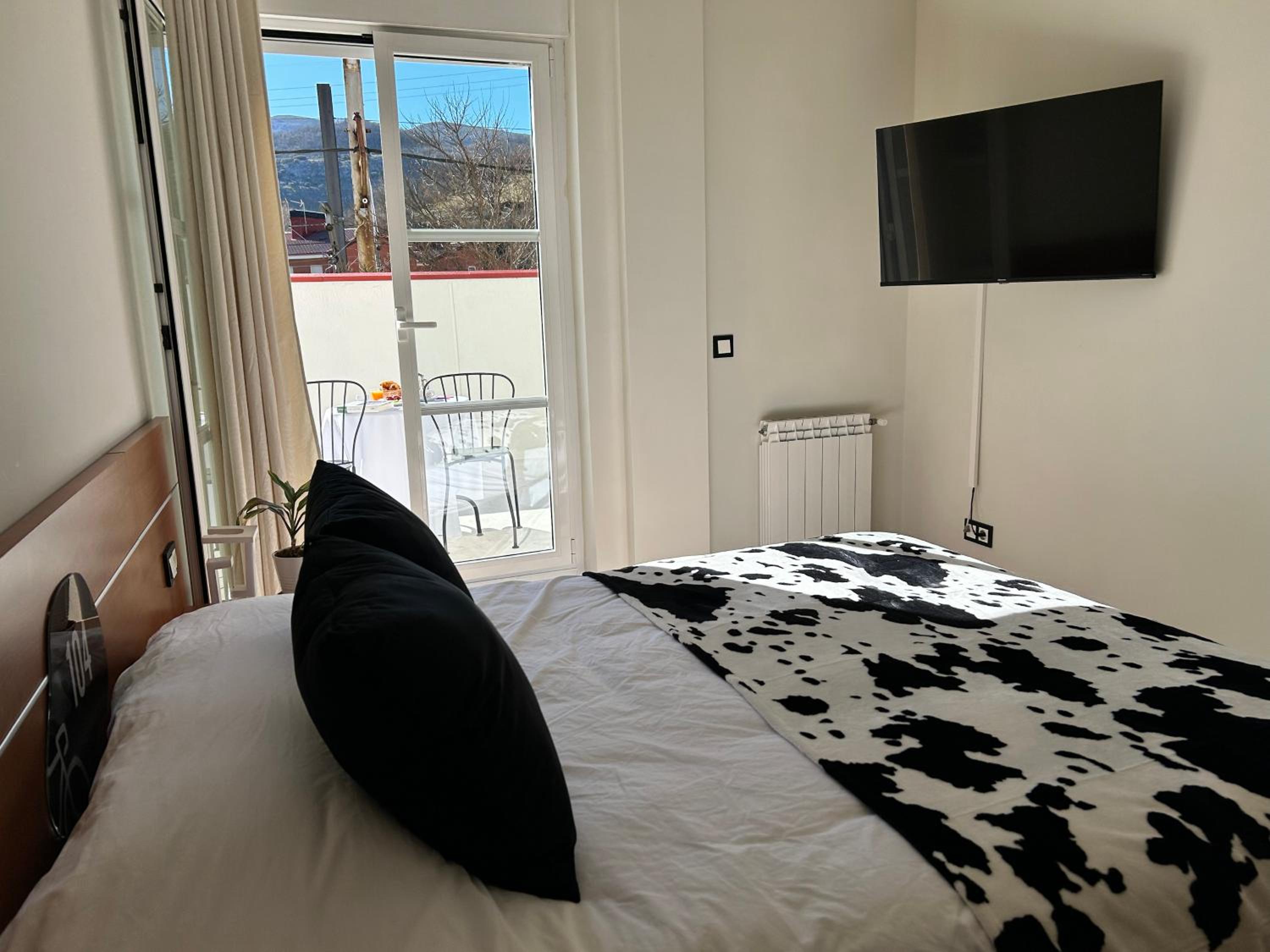 Queen Room with Balcony, photo 7