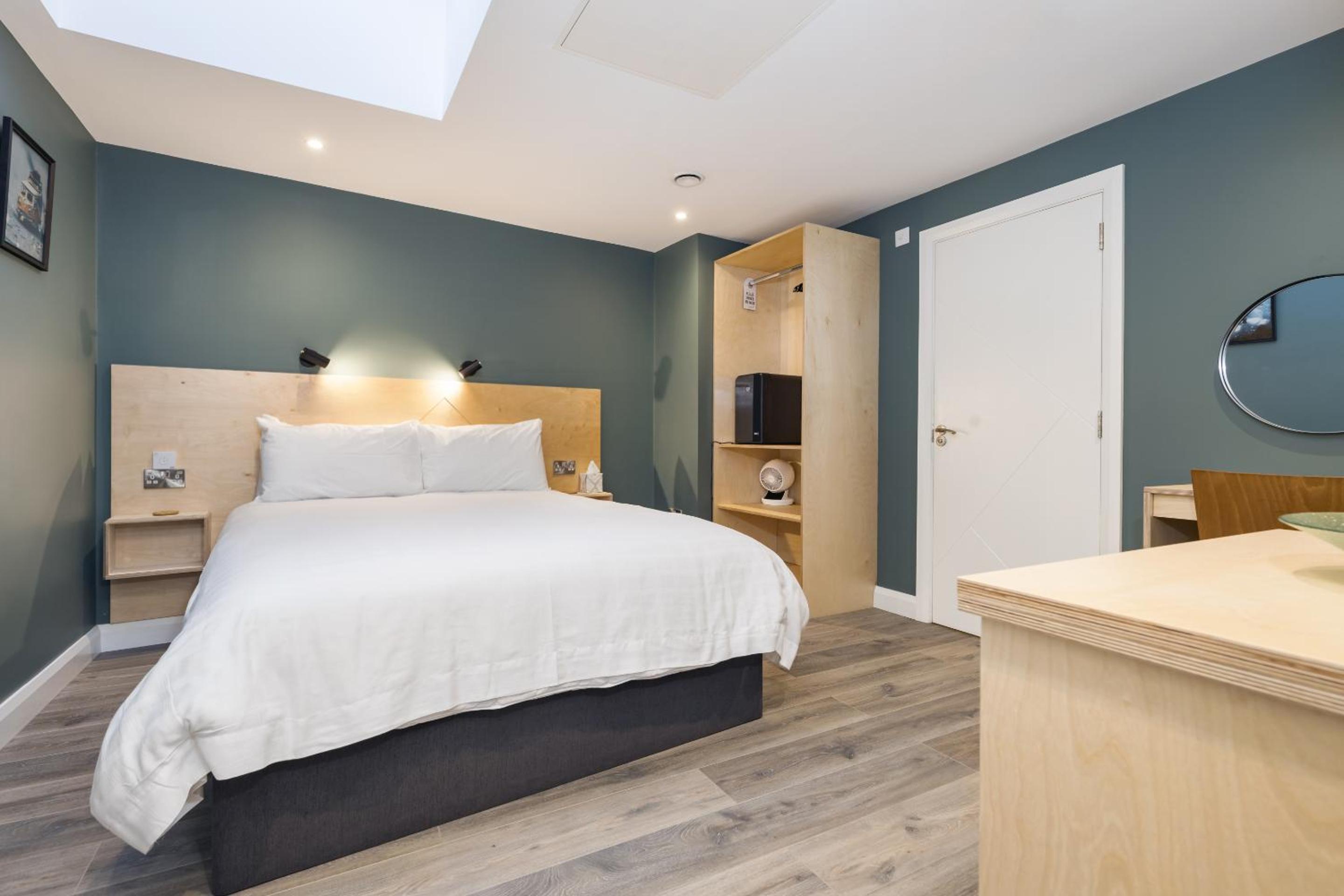 Deluxe King Room photo 1