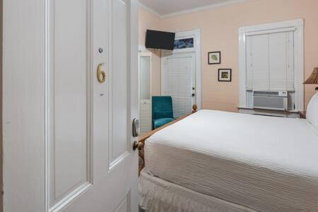 Suite - Photo 4