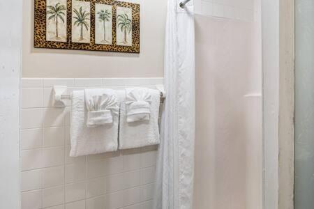 Suite - Photo 5