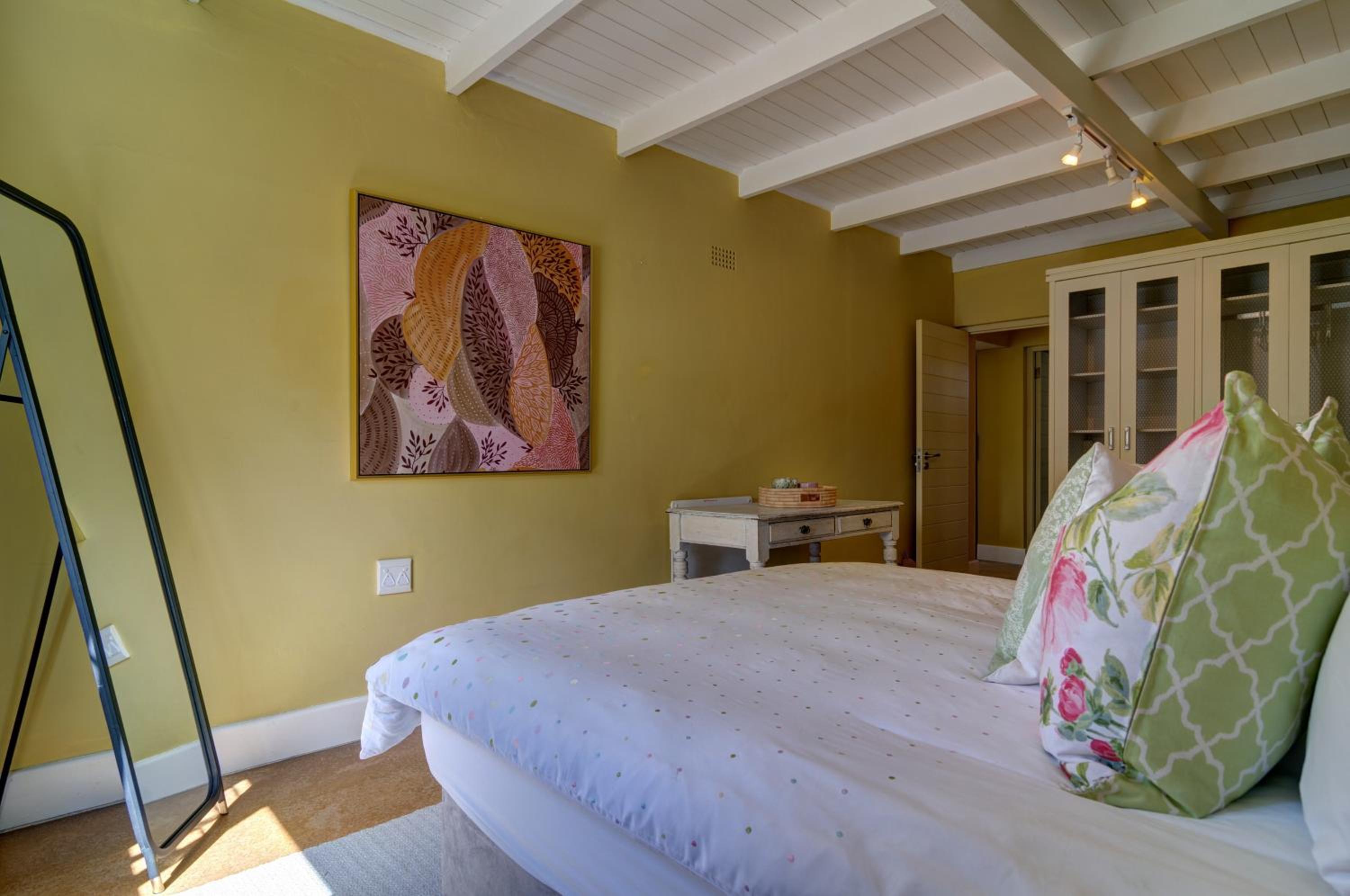 Three-Bedroom Villa photo 3