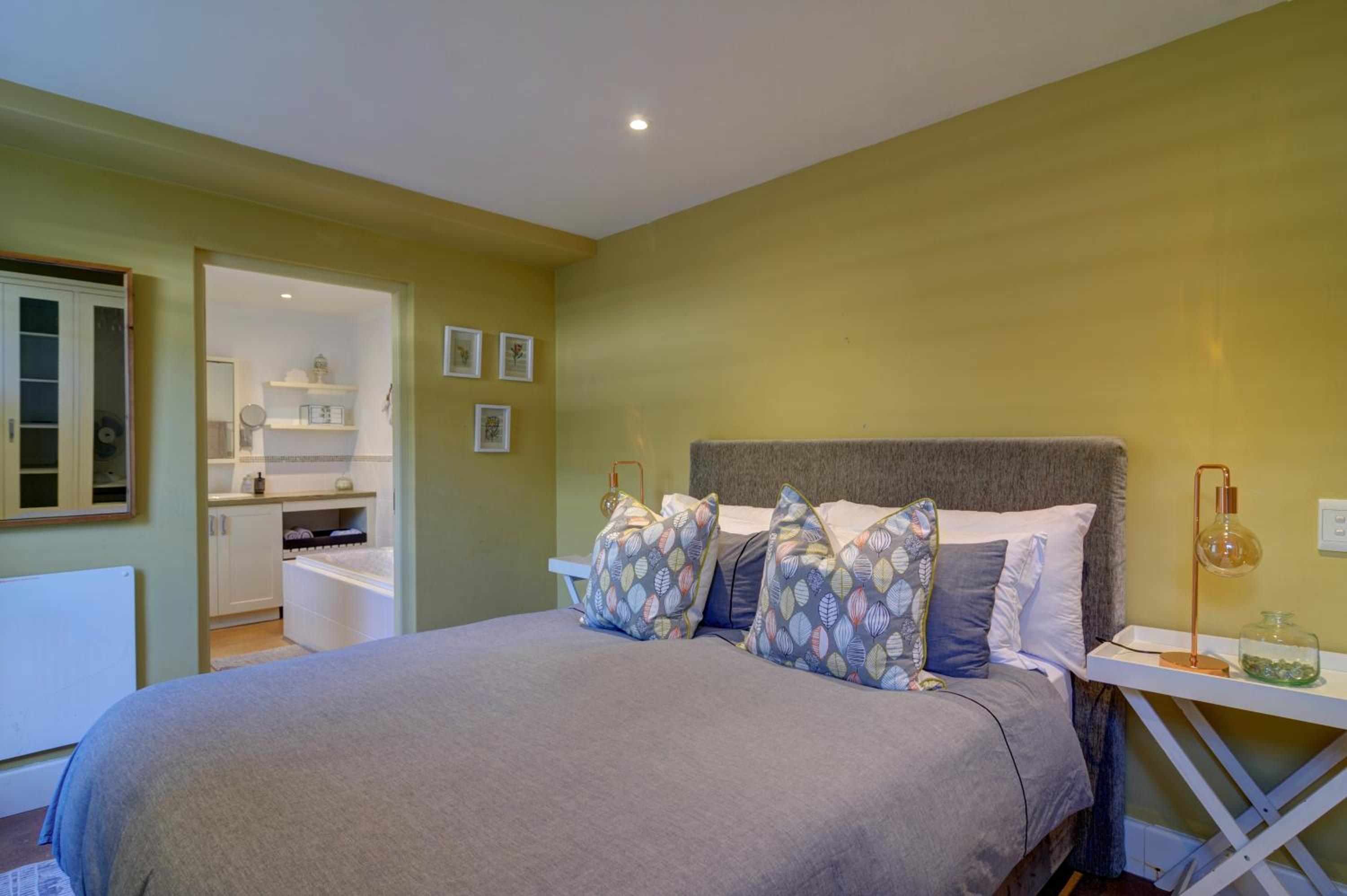Three-Bedroom Villa photo 2