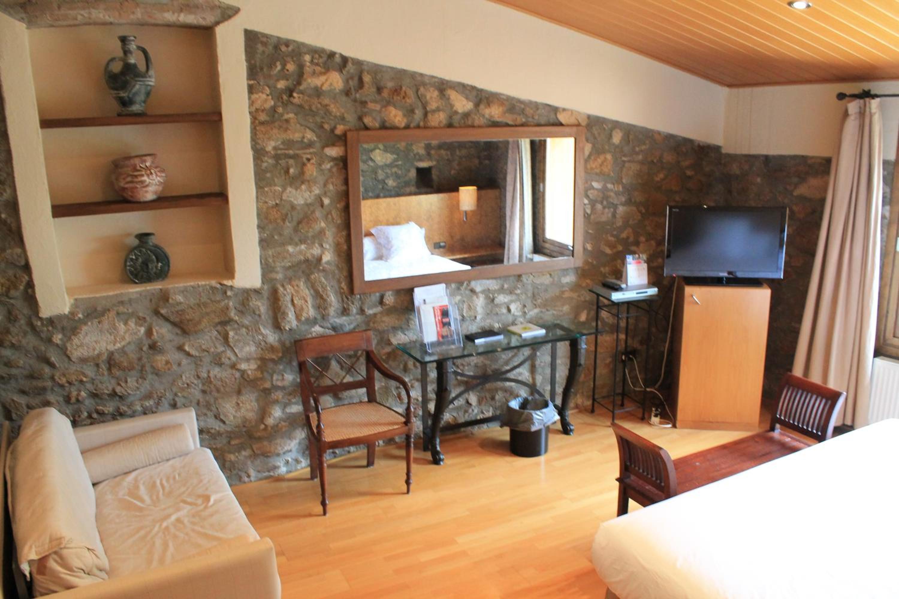Economy Double Room photo 2