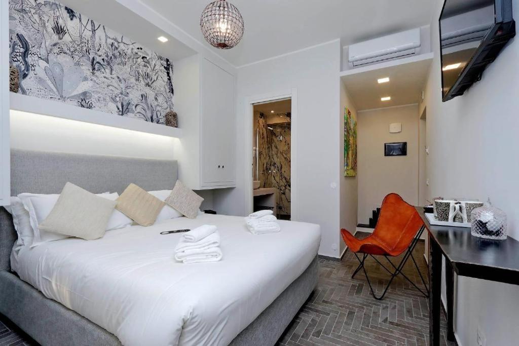 Queen Room with Balcony photo 1