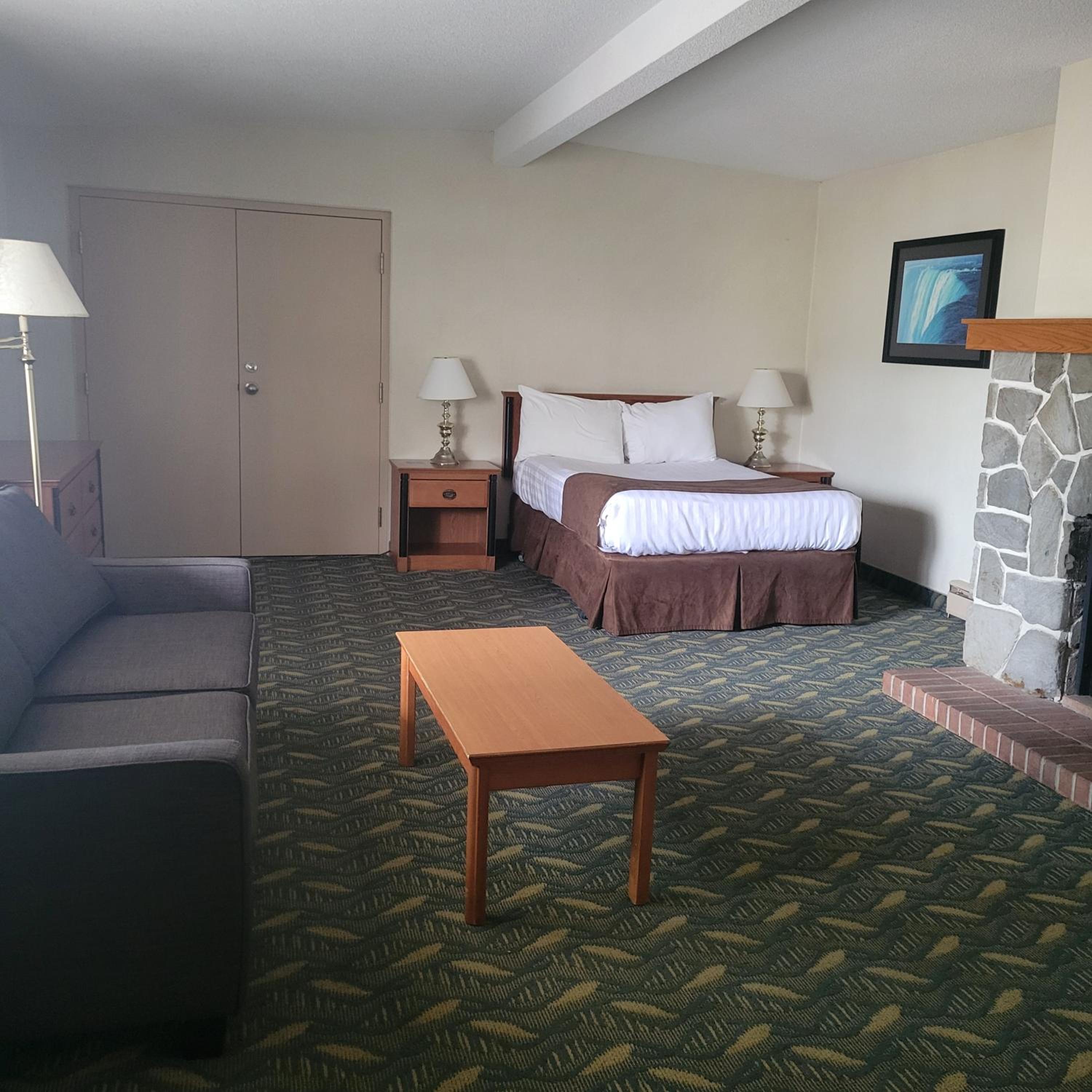 Two-Bedroom Suite with Four Double Beds - Non-Smoking photo 1