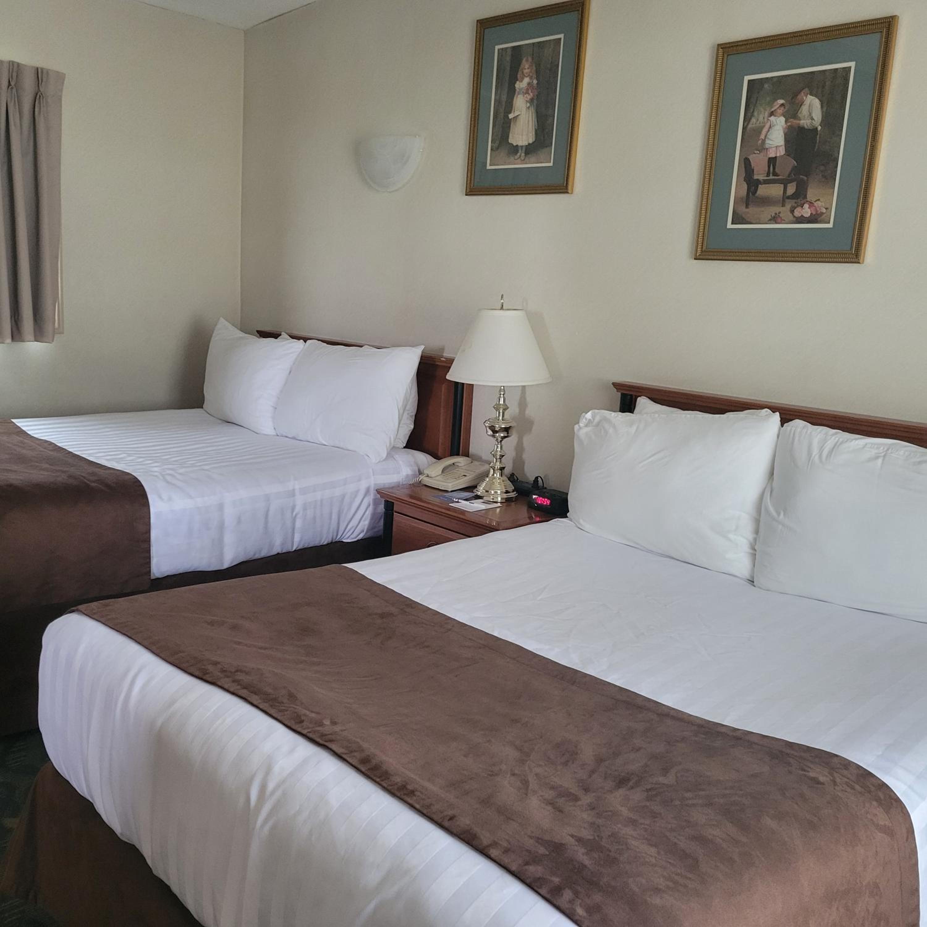 Two-Bedroom Suite with Four Double Beds - Non-Smoking photo 3