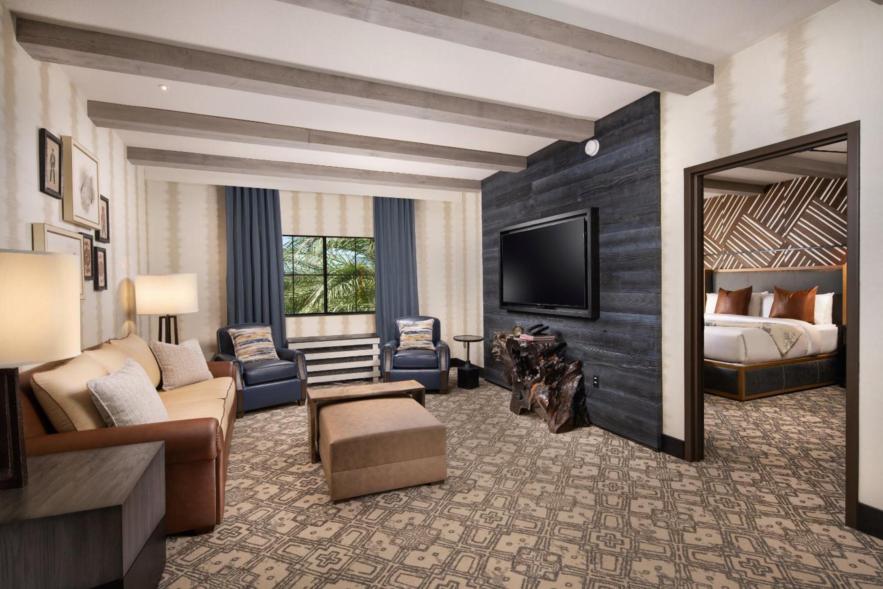 Luxe Lodge Suite - Photo 3