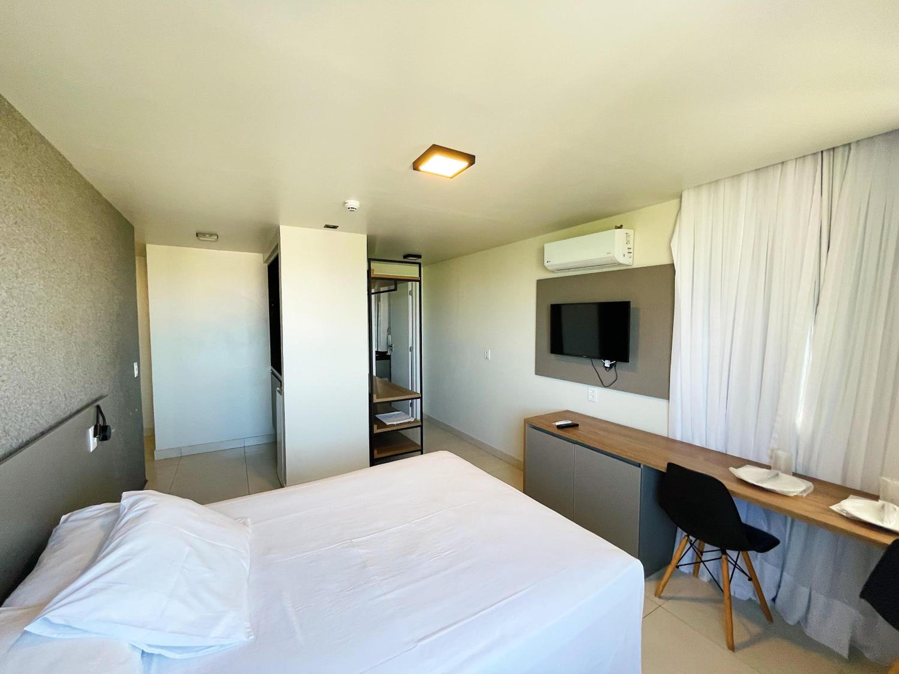 Standard Triple Room with Sea View - Photo 19