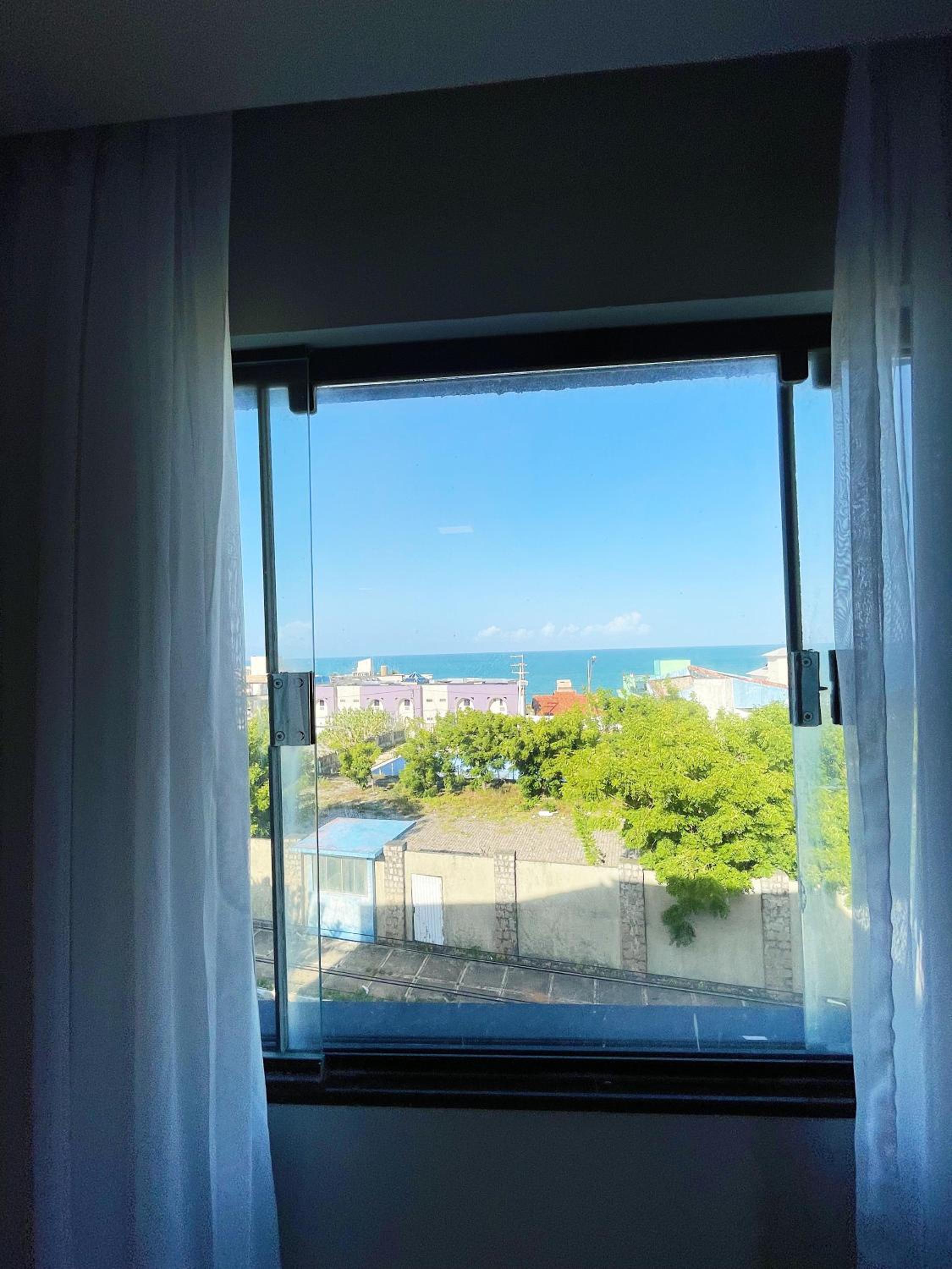 Standard Triple Room with Sea View - Photo 8