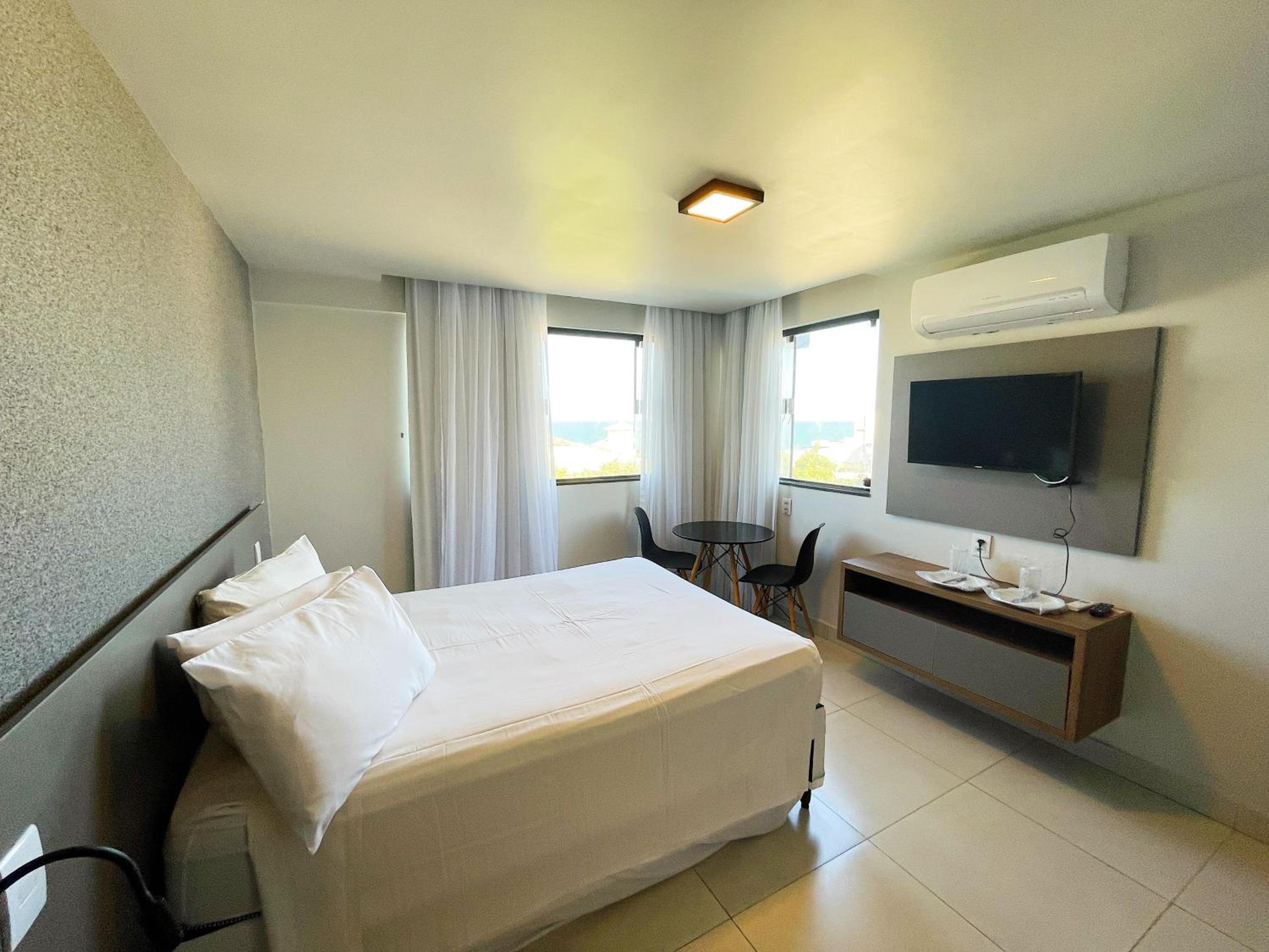 Standard Triple Room with Sea View - Photo 10