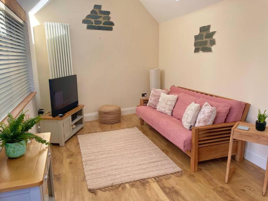 One-Bedroom House photo 1