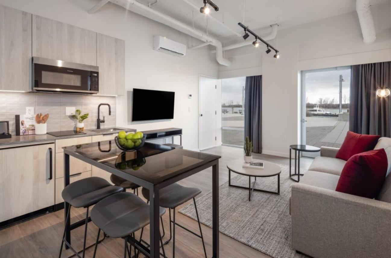 Waterfront Junior One Bedroom Suite photo 2