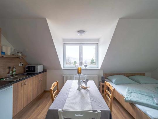 Apartment with Mountain View photo 2