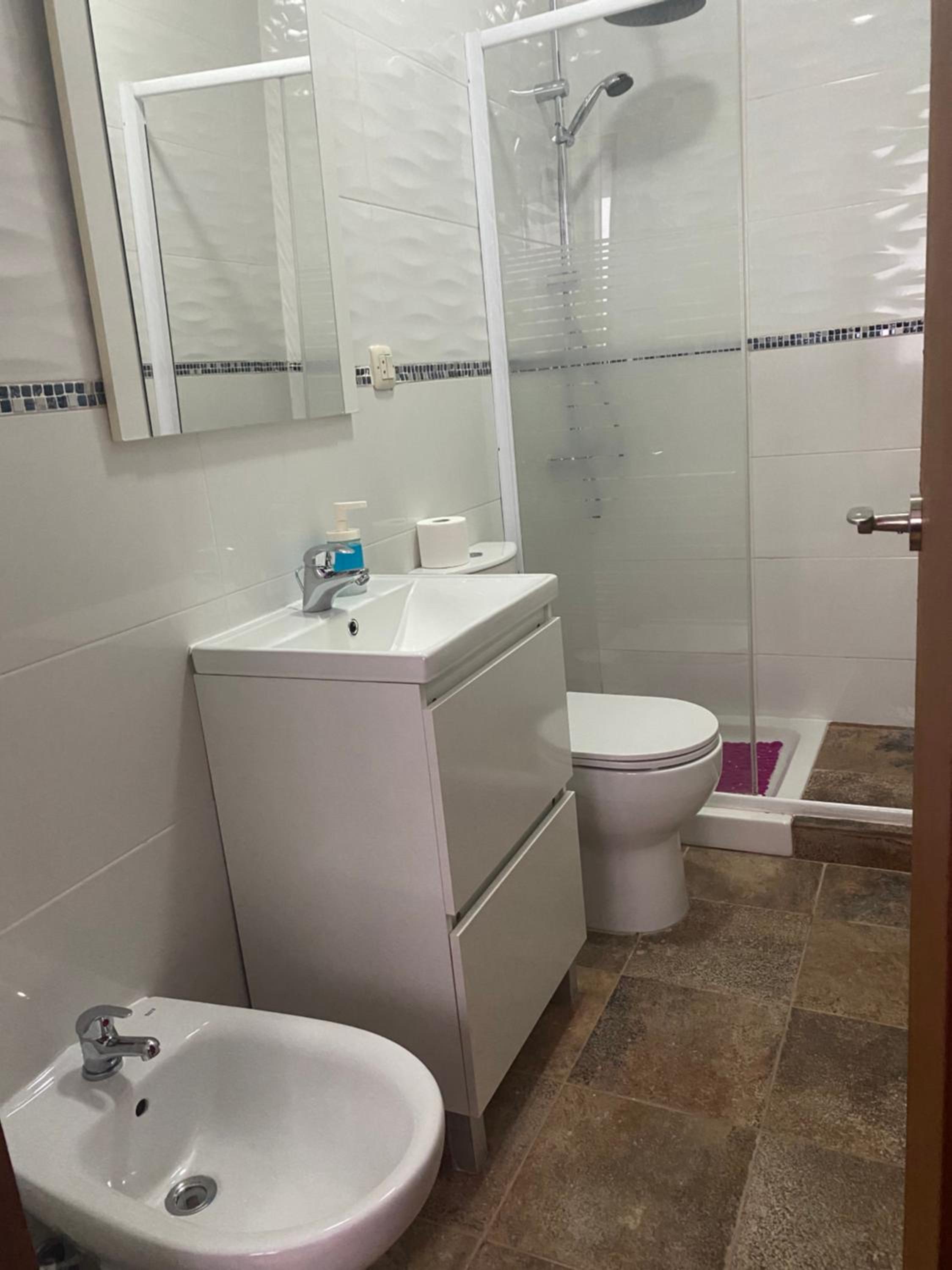 One-Bedroom Apartment - Photo 2