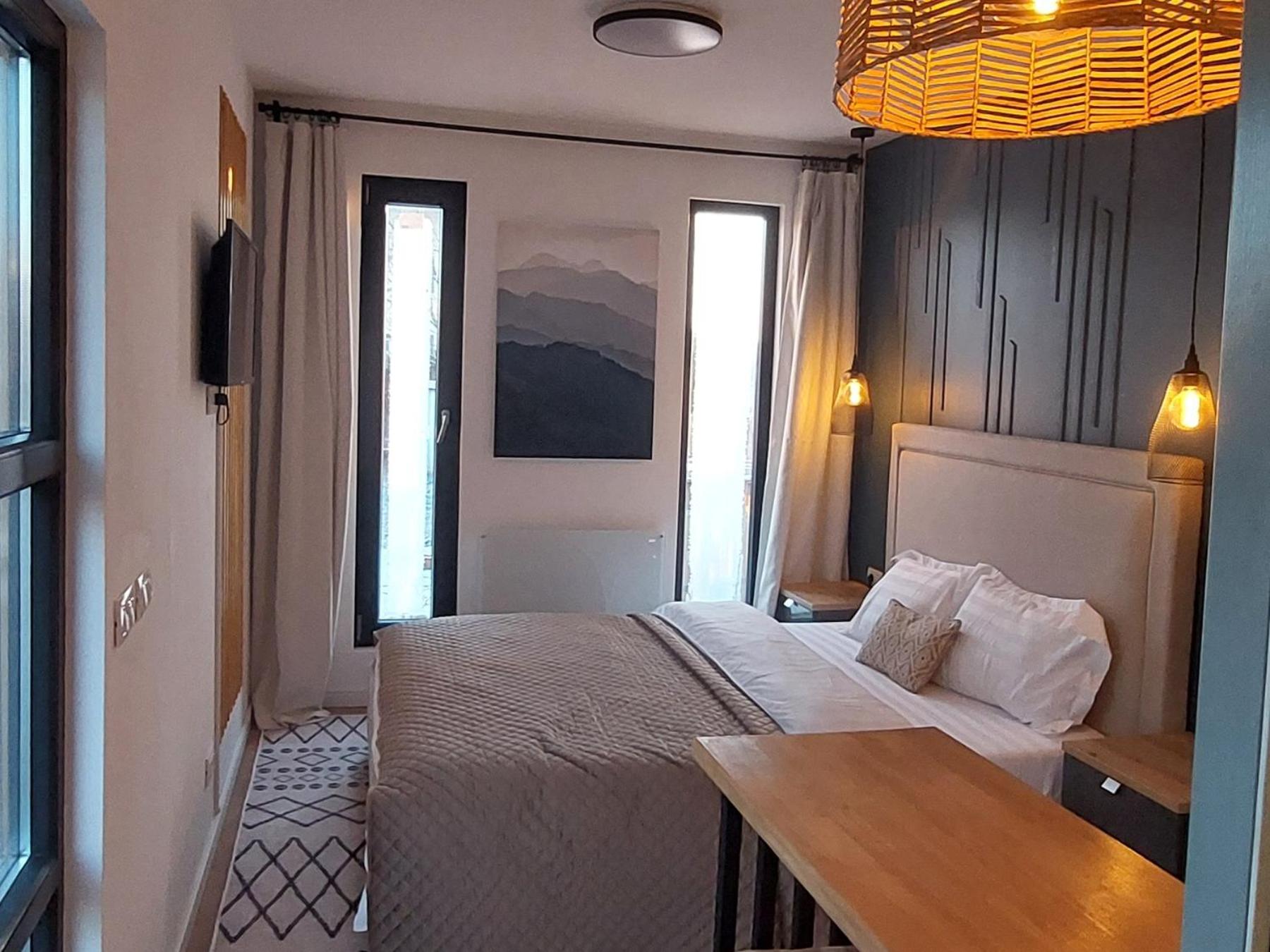 Mobile Home photo 2