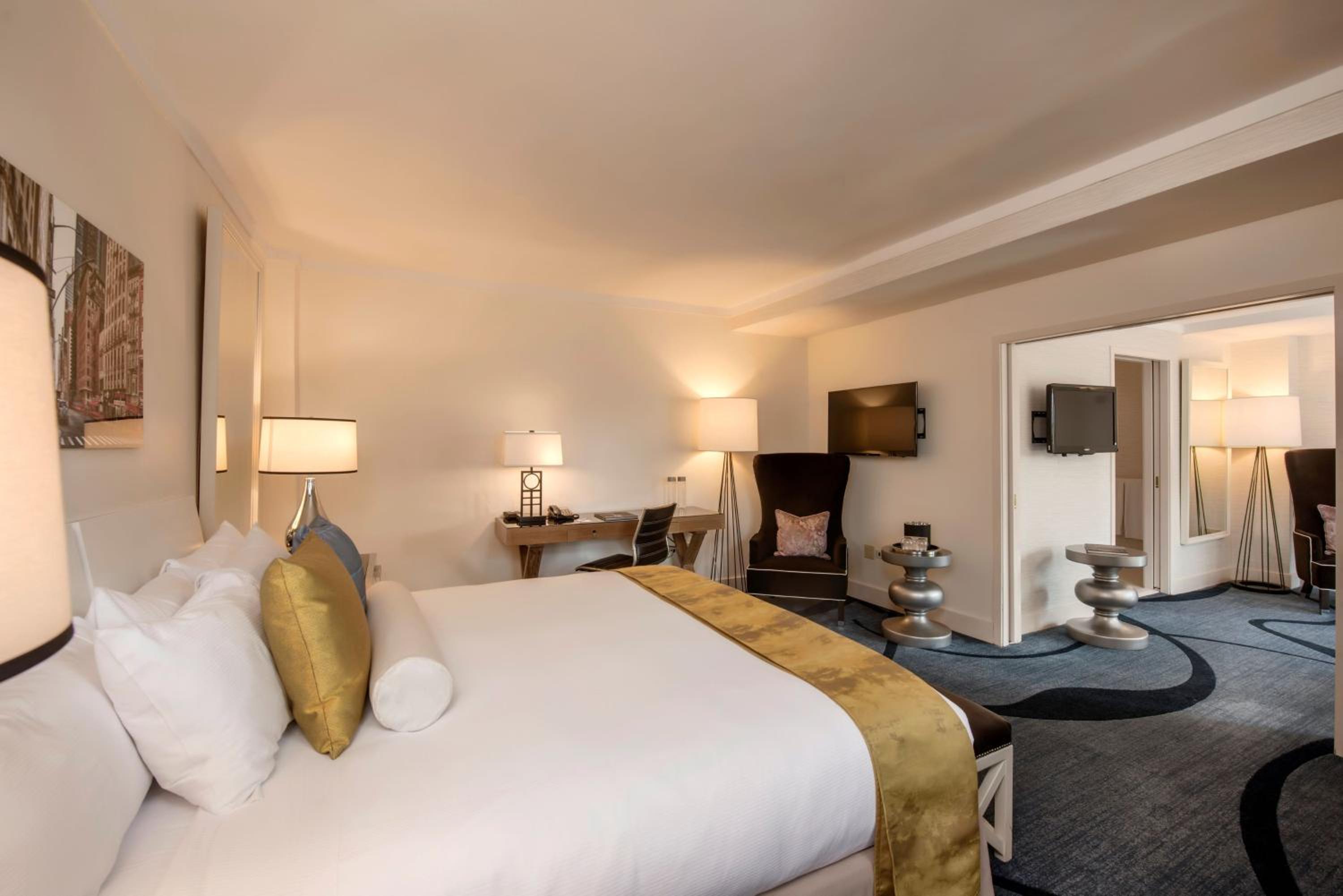 One-Bedroom Suite With Tub - Mobility Accessible