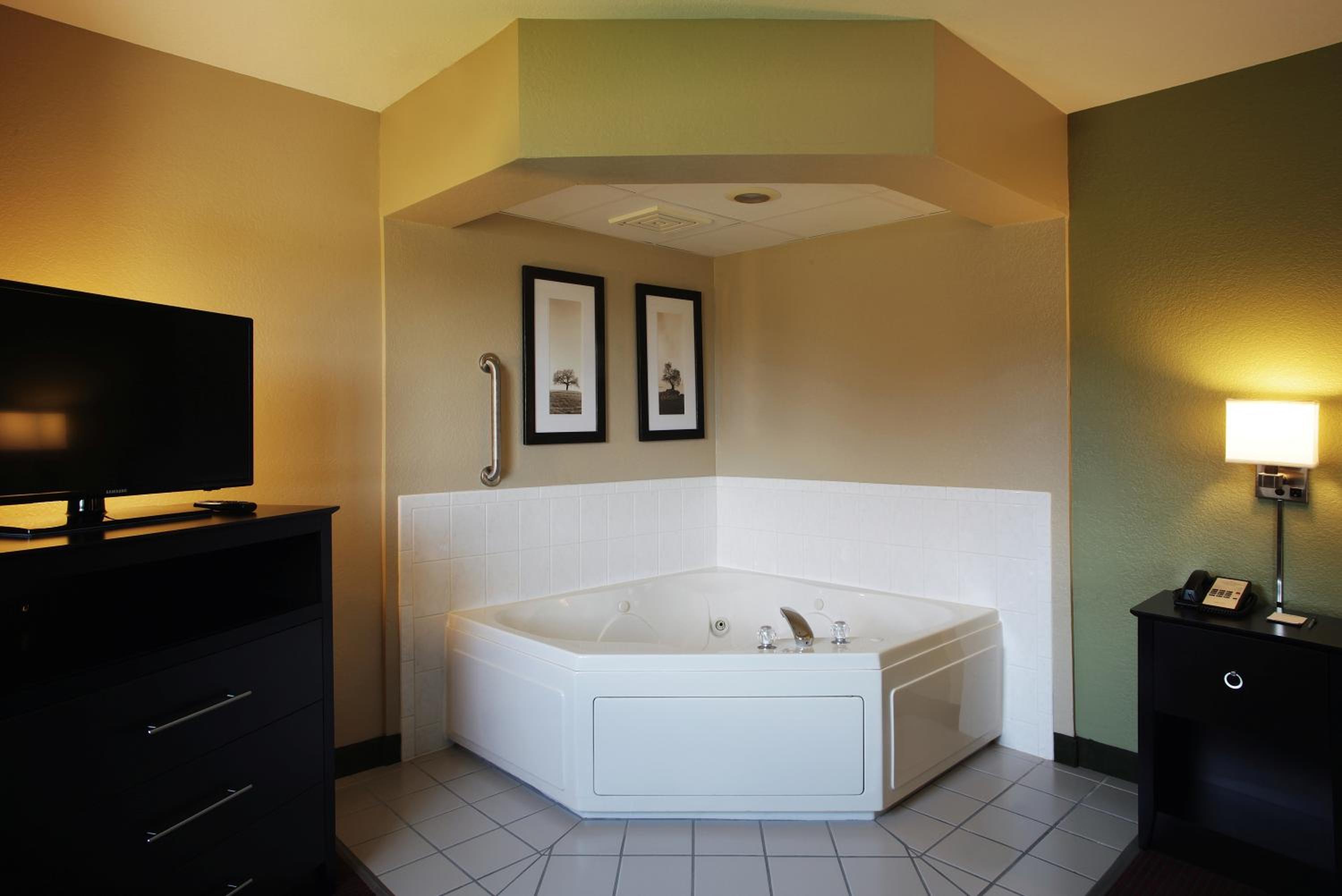 King Studio Suite - Non-Smoking - Photo 5