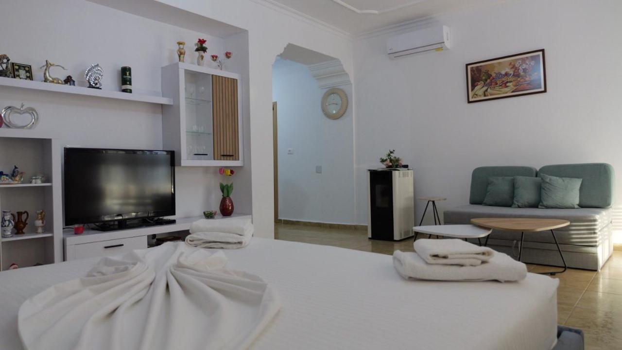Studio Apartment with Sea View photo 1