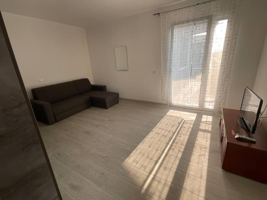 Three-Bedroom Apartment photo 2
